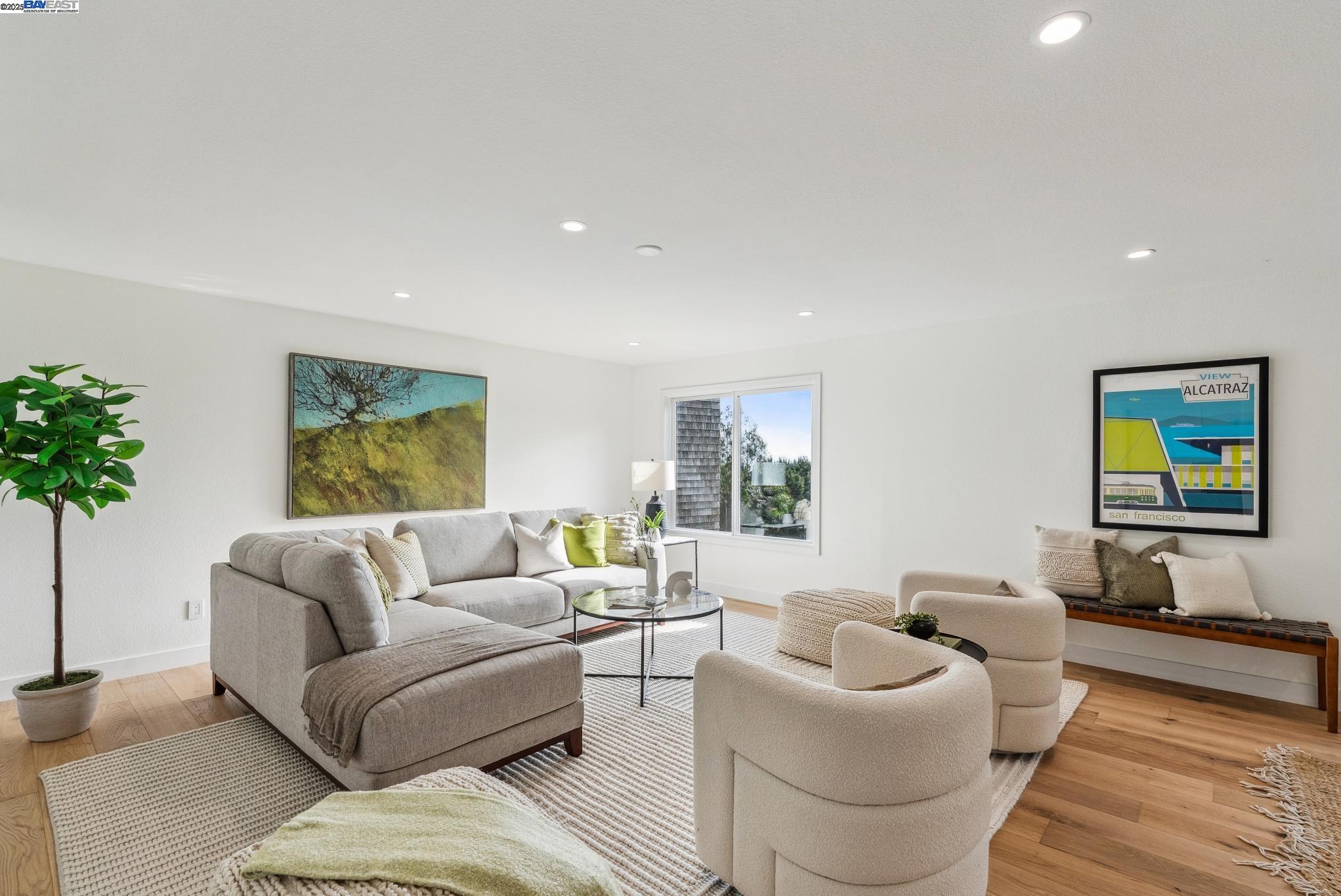 Detail Gallery Image 35 of 43 For 268 Gold Mine Dr, San Francisco,  CA 94131 - 4 Beds | 3 Baths