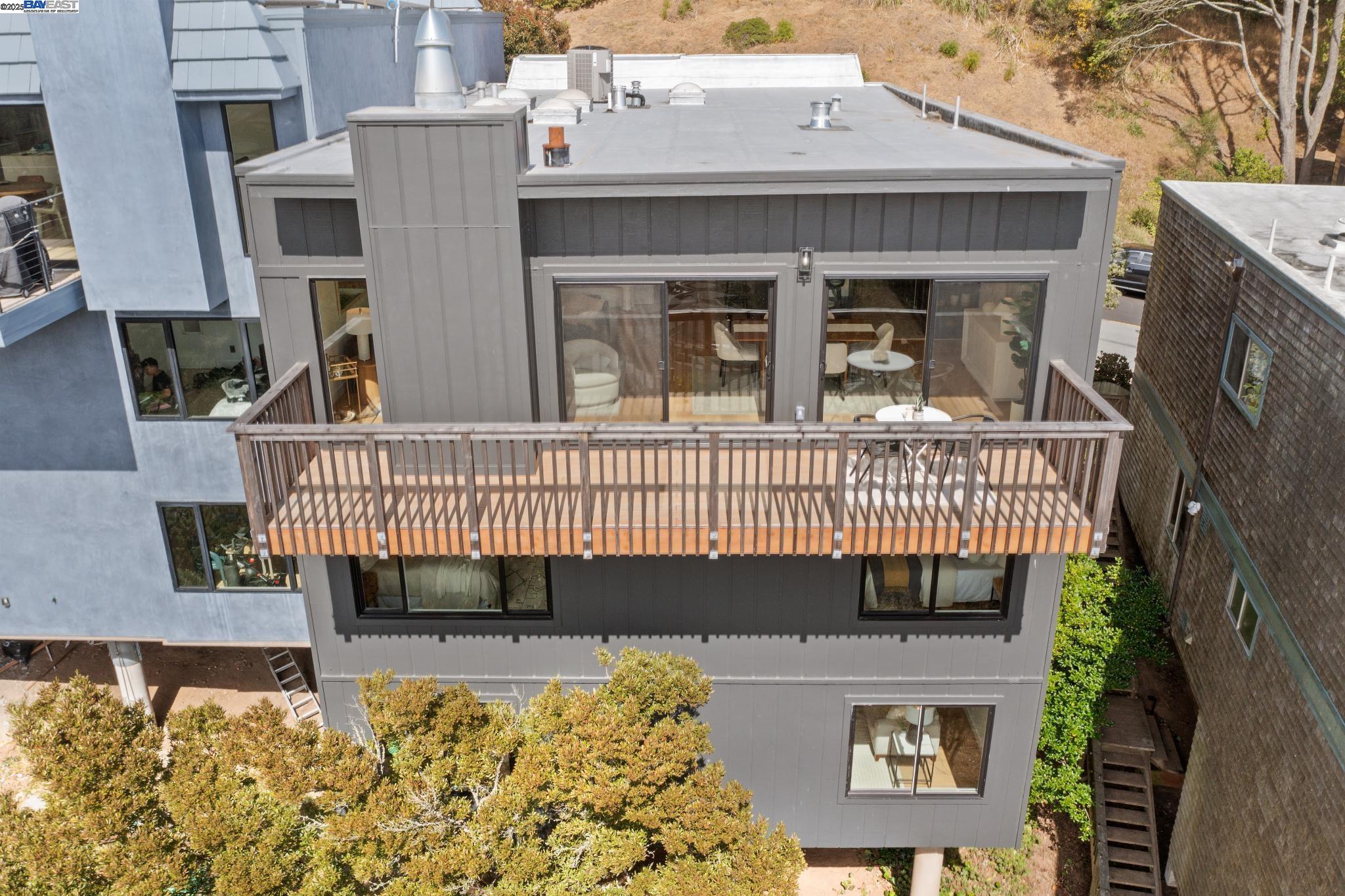 Detail Gallery Image 38 of 43 For 268 Gold Mine Dr, San Francisco,  CA 94131 - 4 Beds | 3 Baths