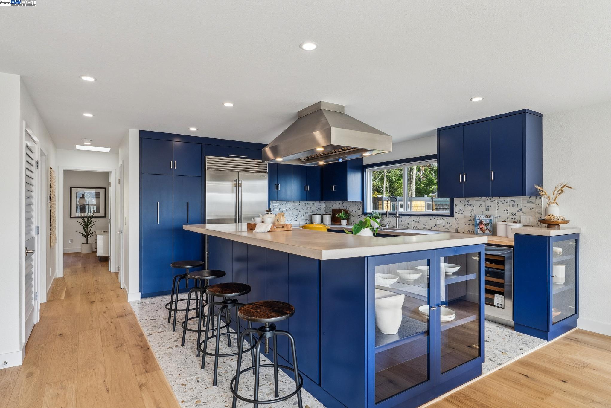 Detail Gallery Image 7 of 43 For 268 Gold Mine Dr, San Francisco,  CA 94131 - 4 Beds | 3 Baths