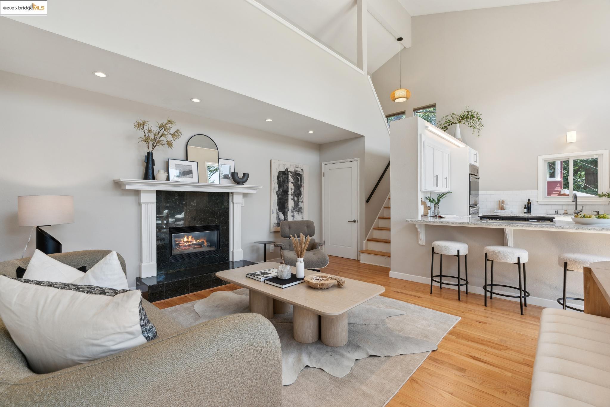 Detail Gallery Image 11 of 52 For 55 Merriewood Cir, Oakland,  CA 94611 - 3 Beds | 3 Baths