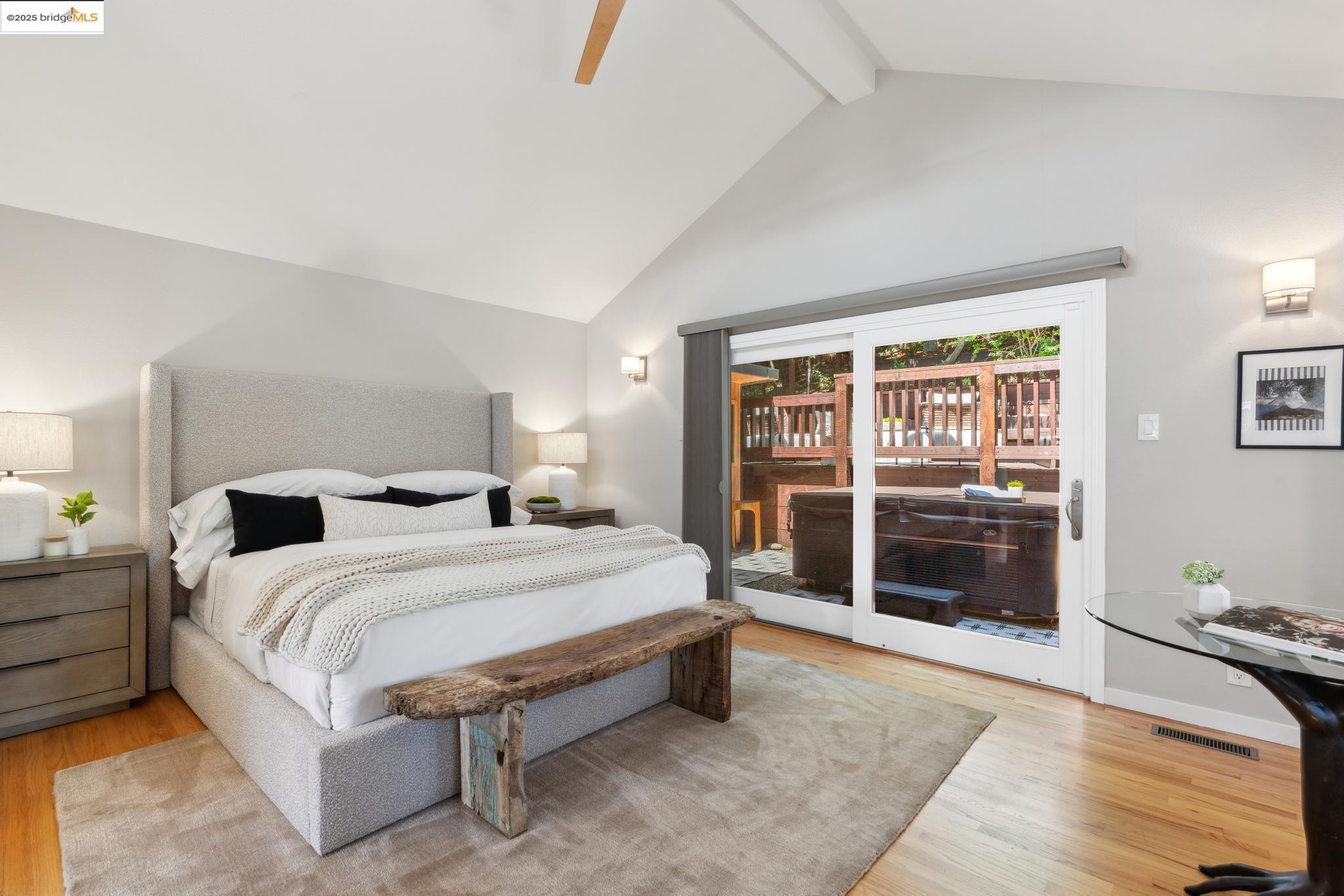 Detail Gallery Image 26 of 52 For 55 Merriewood Cir, Oakland,  CA 94611 - 3 Beds | 3 Baths