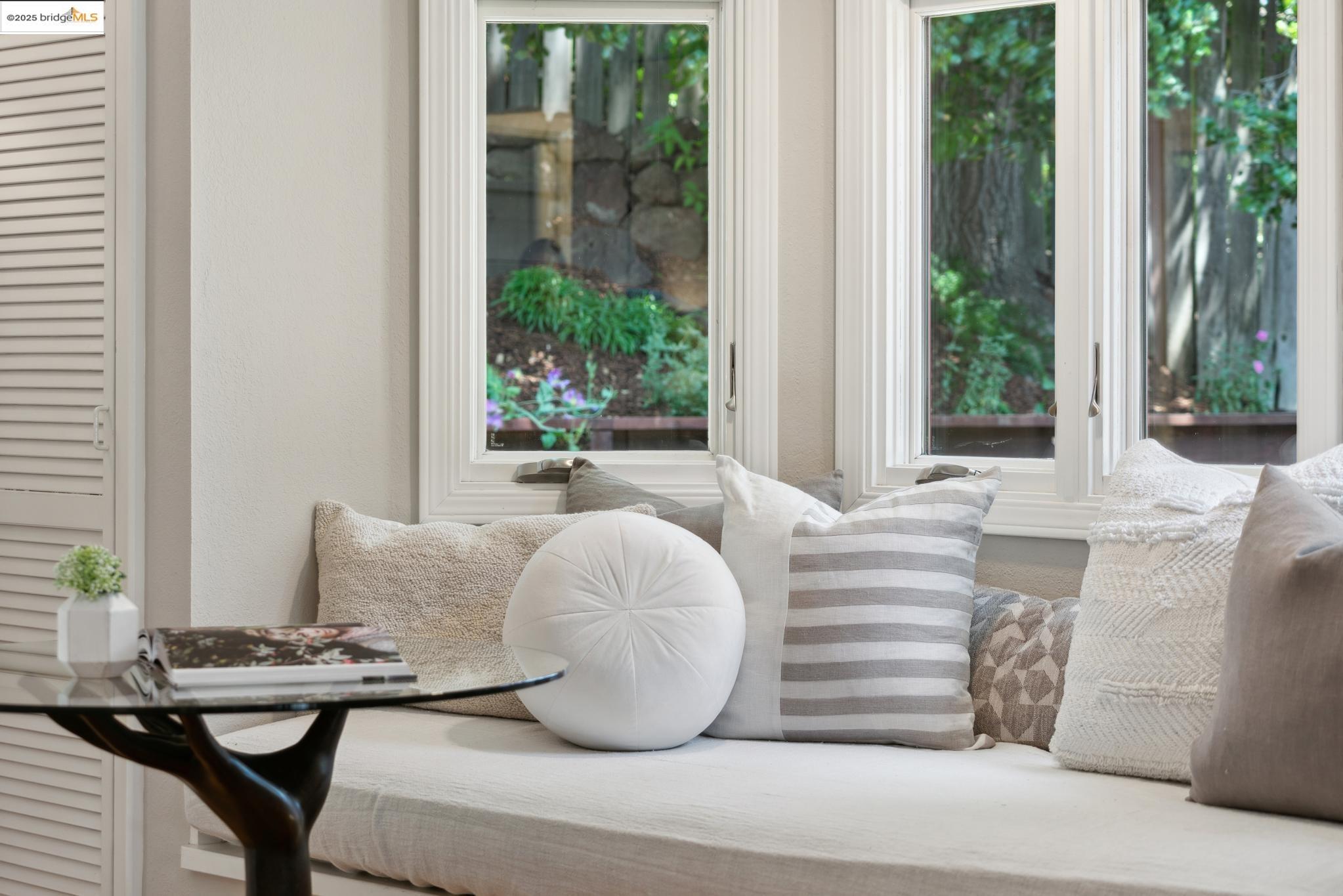 Detail Gallery Image 28 of 52 For 55 Merriewood Cir, Oakland,  CA 94611 - 3 Beds | 3 Baths