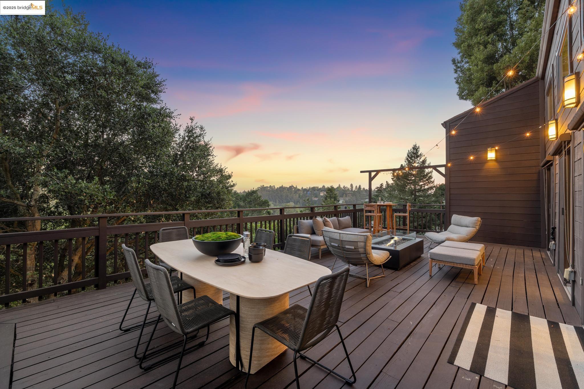 Detail Gallery Image 43 of 52 For 55 Merriewood Cir, Oakland,  CA 94611 - 3 Beds | 3 Baths