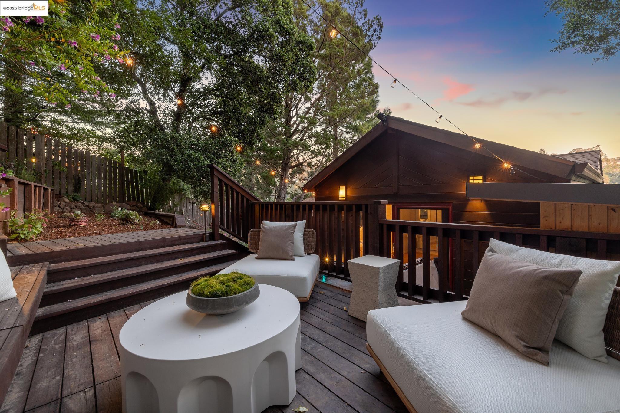 Detail Gallery Image 49 of 52 For 55 Merriewood Cir, Oakland,  CA 94611 - 3 Beds | 3 Baths