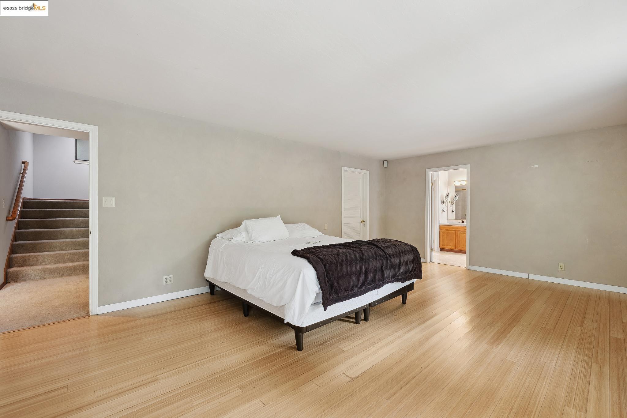Detail Gallery Image 21 of 42 For 7140 Thorndale Dr, Oakland,  CA 94611 - 4 Beds | 4 Baths