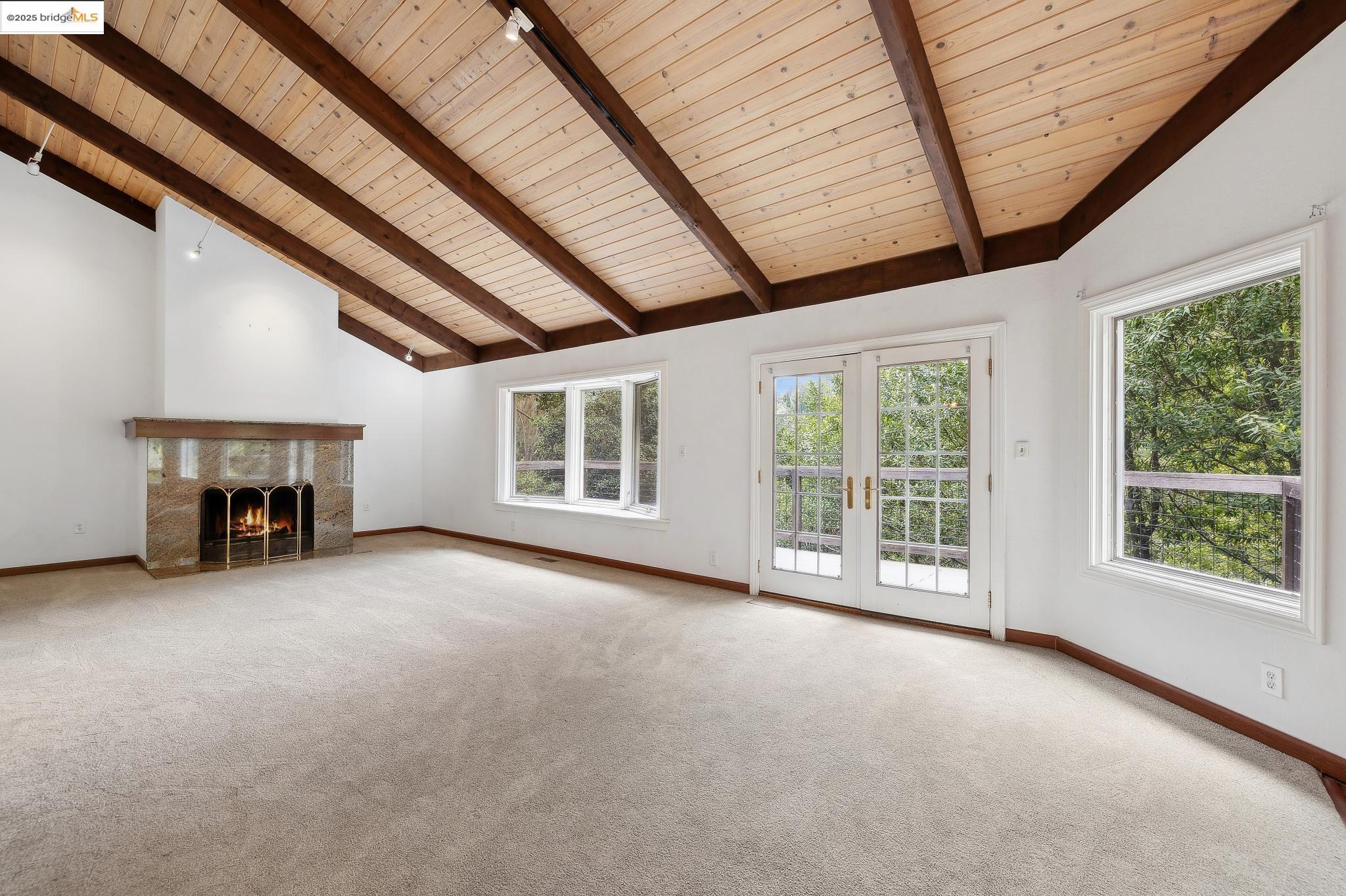 Detail Gallery Image 5 of 42 For 7140 Thorndale Dr, Oakland,  CA 94611 - 4 Beds | 4 Baths