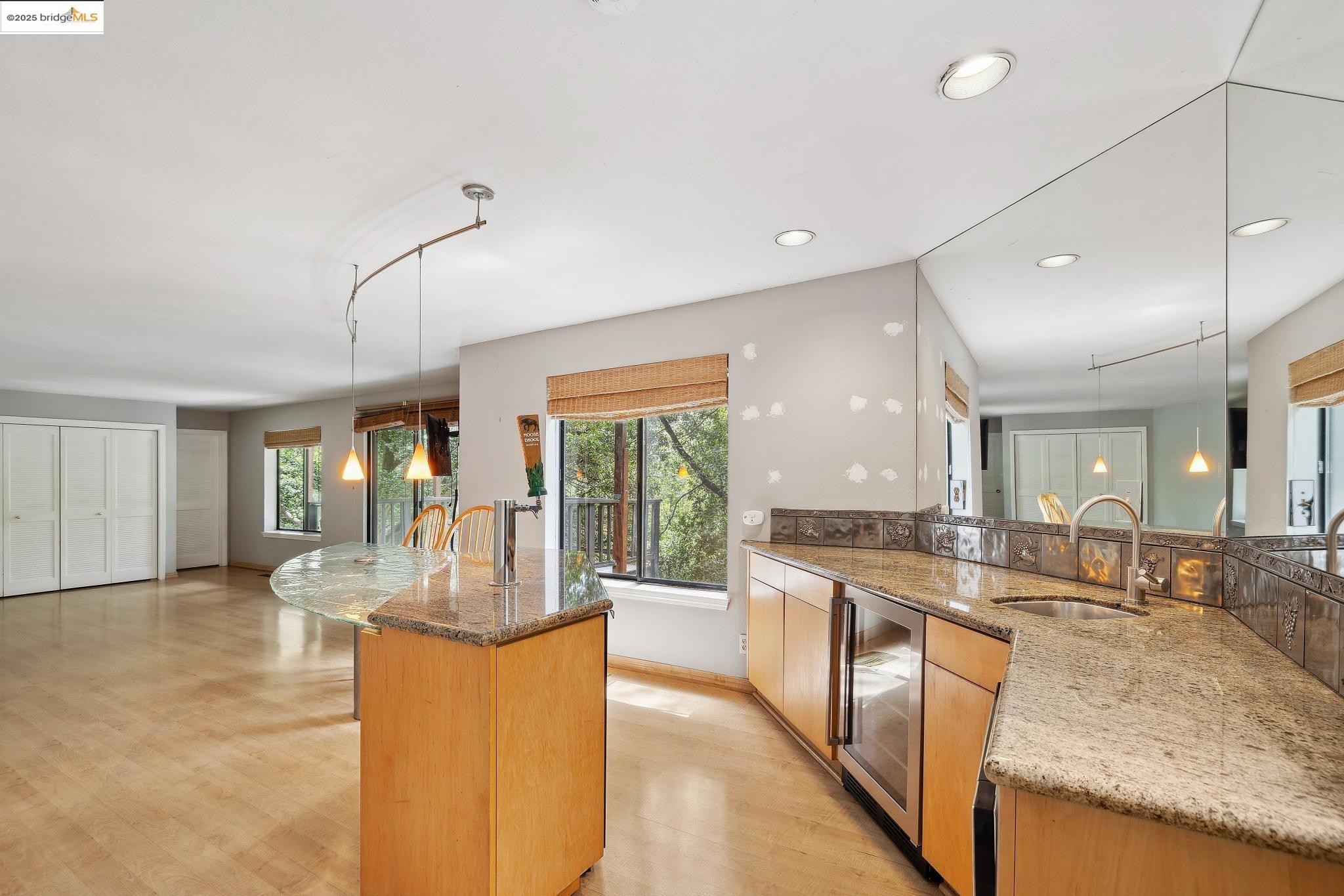 Detail Gallery Image 34 of 42 For 7140 Thorndale Dr, Oakland,  CA 94611 - 4 Beds | 4 Baths