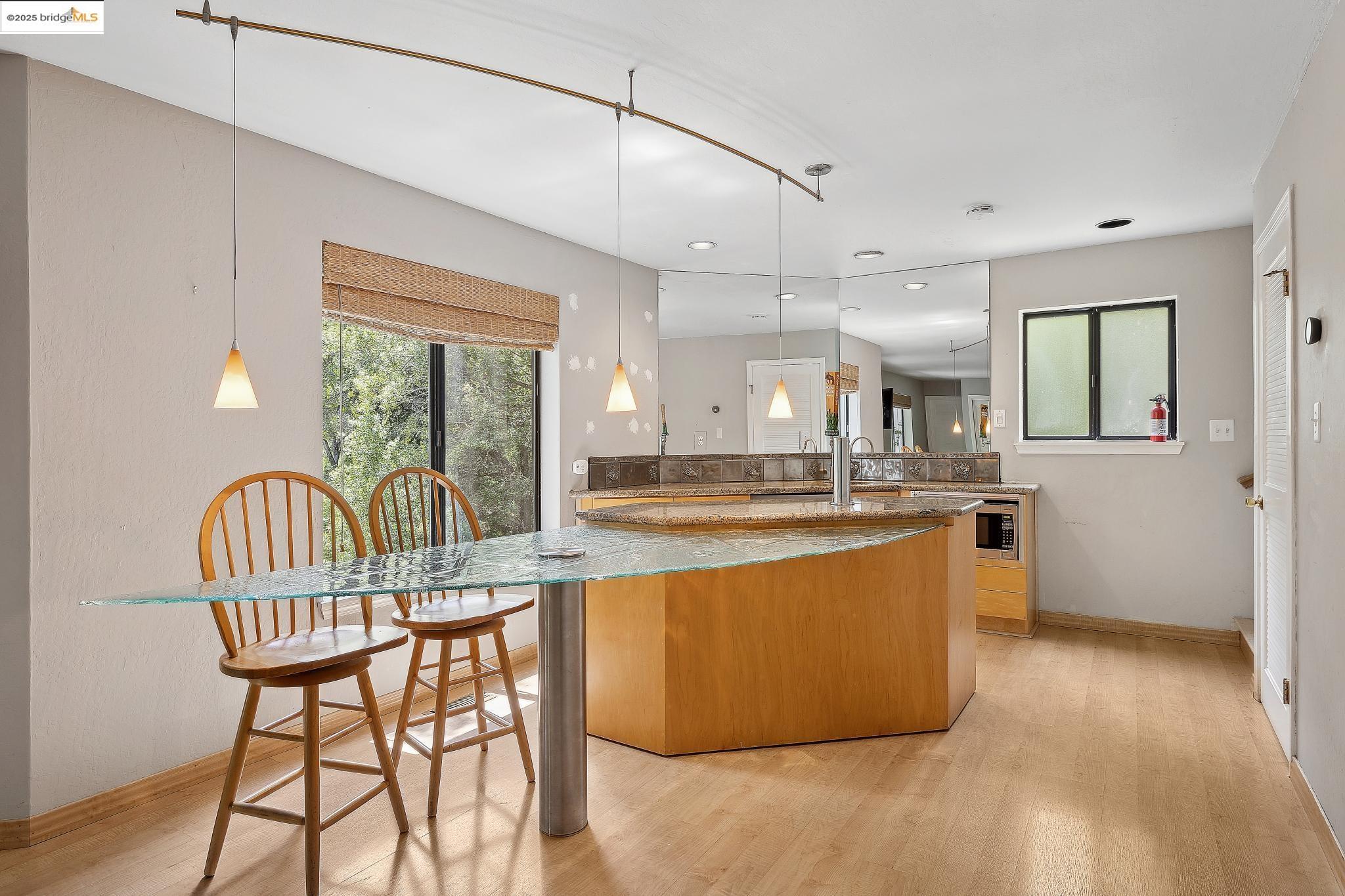 Detail Gallery Image 35 of 42 For 7140 Thorndale Dr, Oakland,  CA 94611 - 4 Beds | 4 Baths