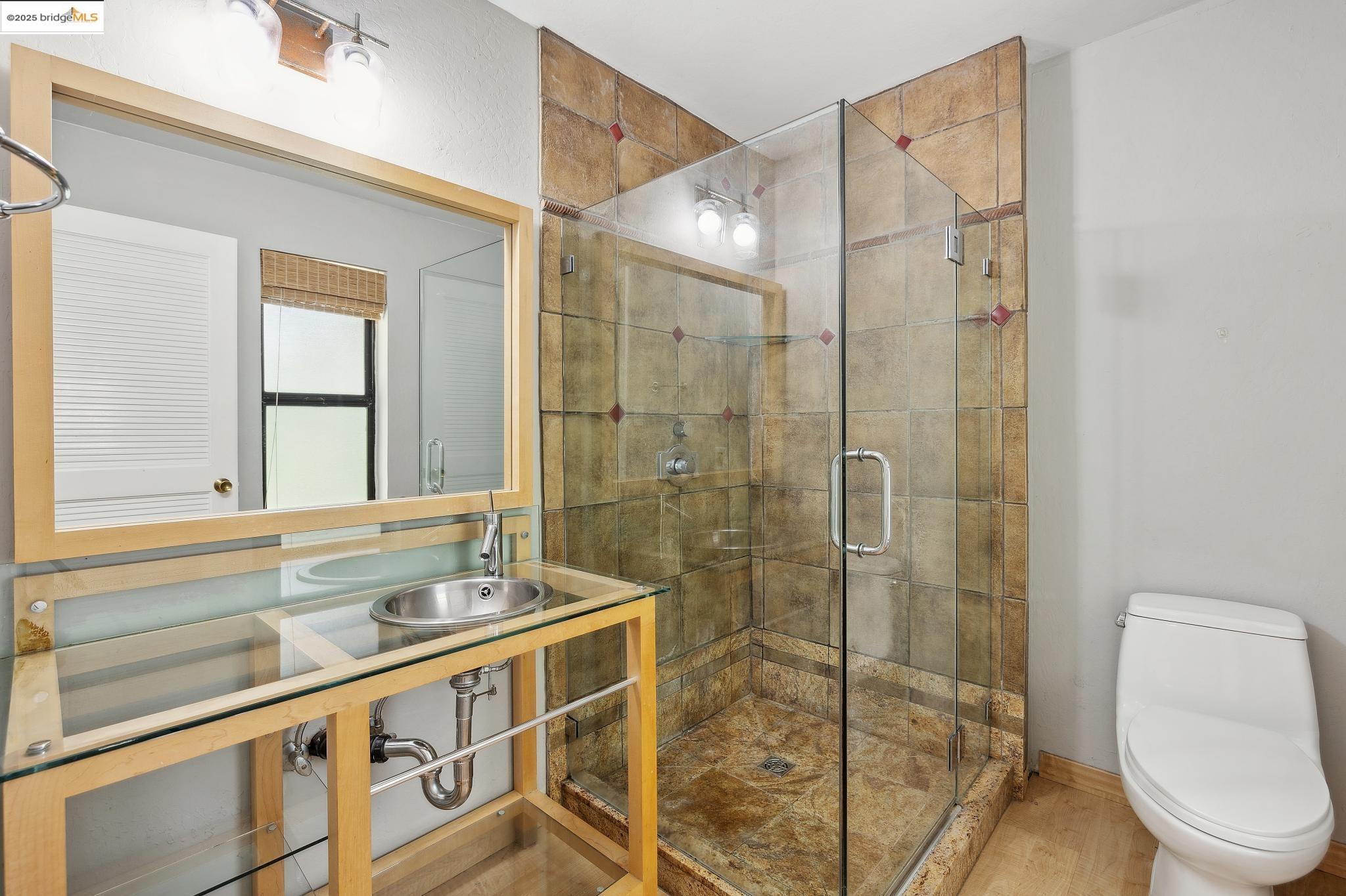 Detail Gallery Image 38 of 42 For 7140 Thorndale Dr, Oakland,  CA 94611 - 4 Beds | 4 Baths