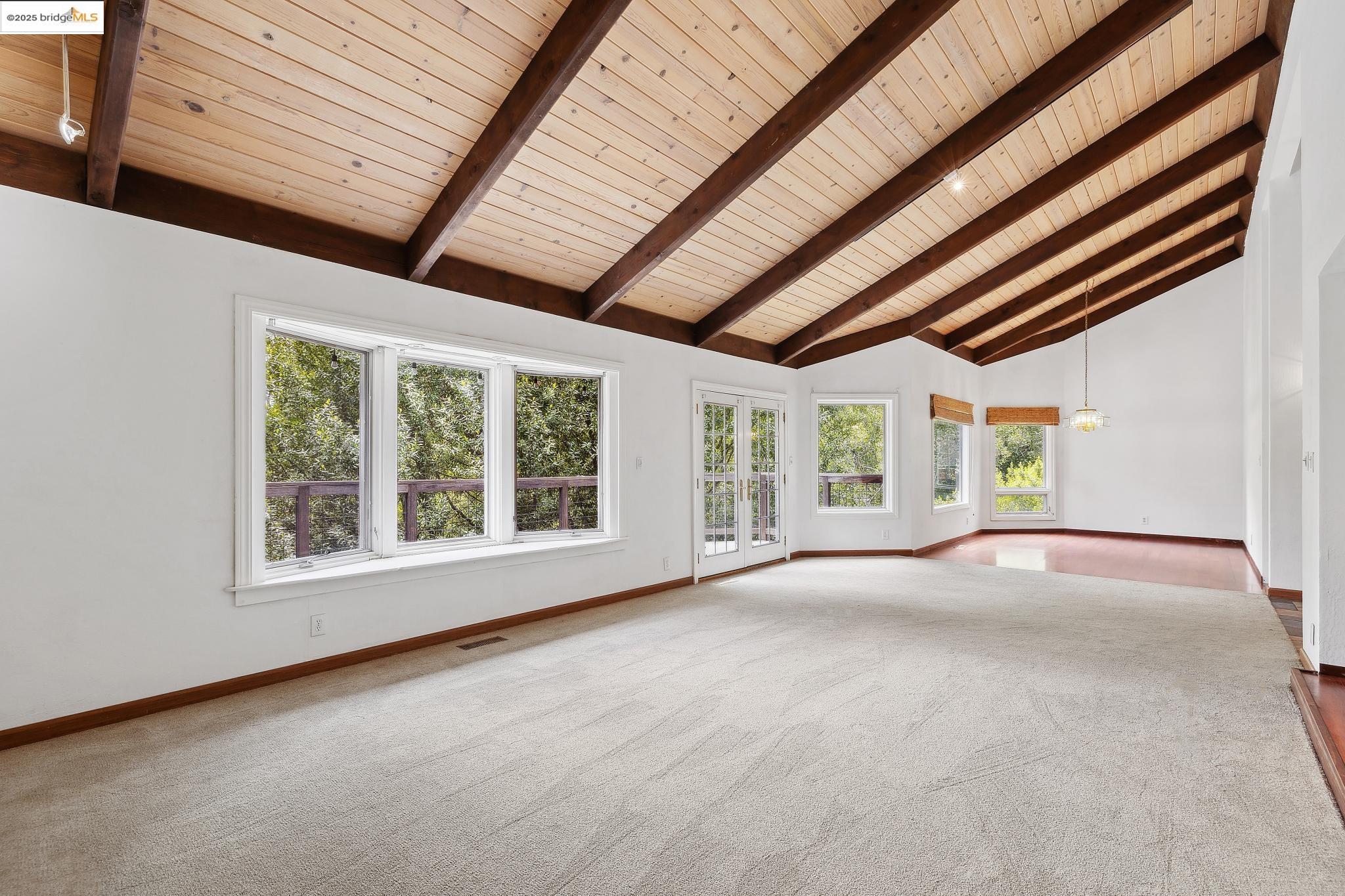 Detail Gallery Image 6 of 42 For 7140 Thorndale Dr, Oakland,  CA 94611 - 4 Beds | 4 Baths