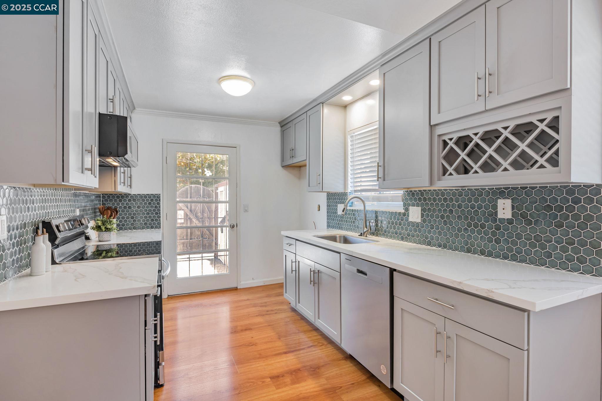 Photo #6: 41099661 Listing 