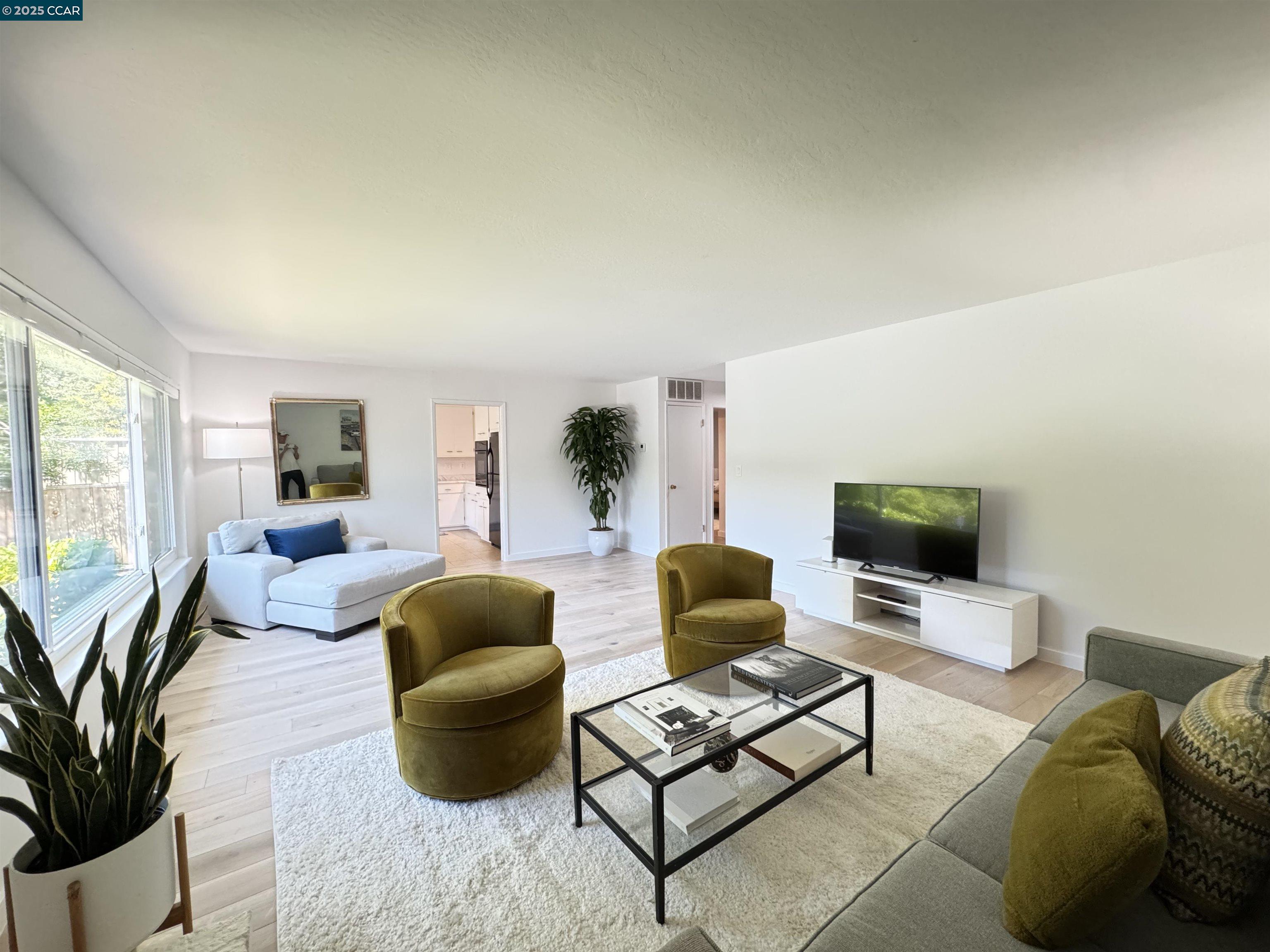 Photo #2: 41099668 Listing 
