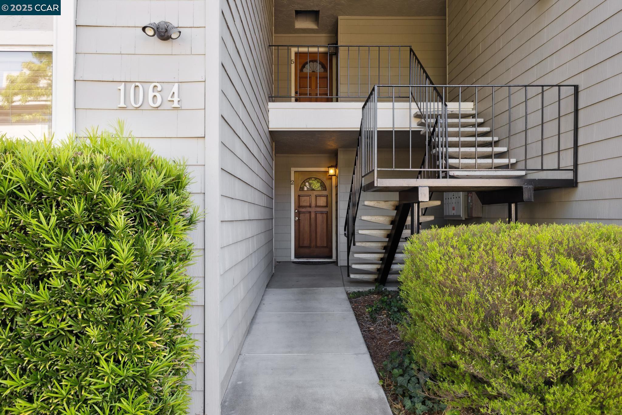 Detail Gallery Image 2 of 16 For 1064 Wesley Ct #2,  Walnut Creek,  CA 94597 - 2 Beds | 2 Baths