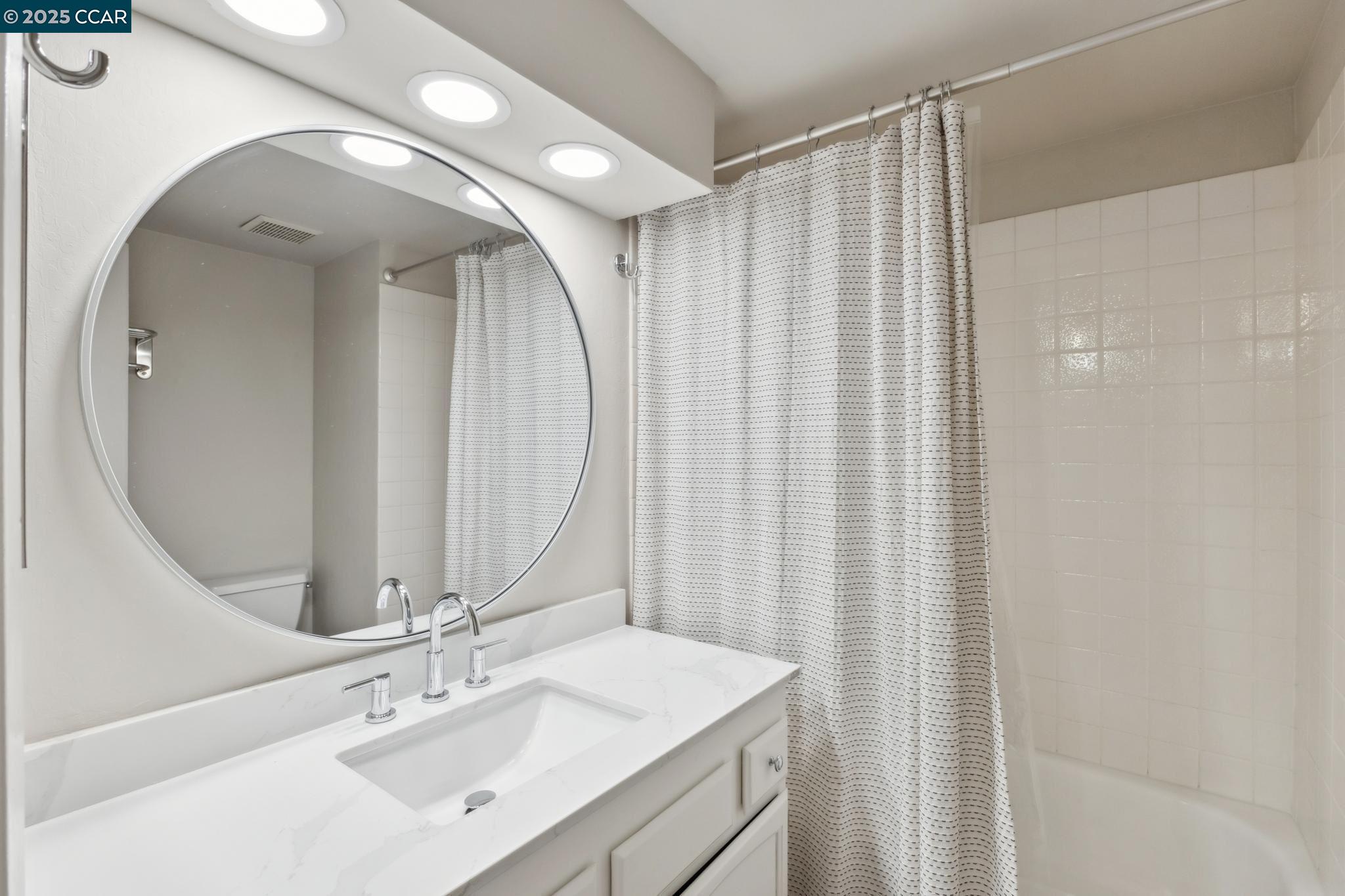 Detail Gallery Image 12 of 16 For 1064 Wesley Ct #2,  Walnut Creek,  CA 94597 - 2 Beds | 2 Baths
