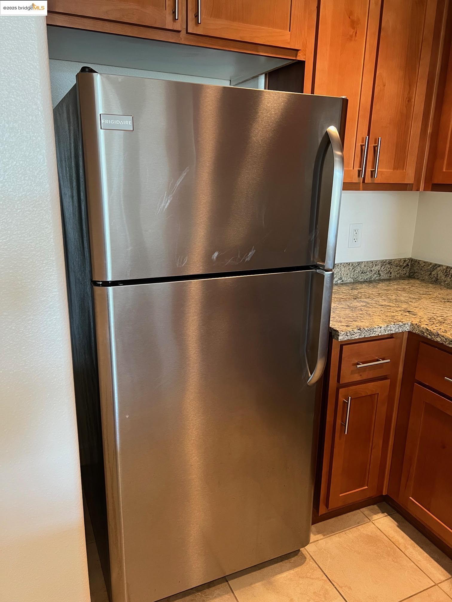 423 7Th St # 607, Oakland, California 94607, 1 Bedroom Bedrooms, 4 Rooms Rooms,1 BathroomBathrooms,Residential,For Sale,423 7Th St # 607,41099677