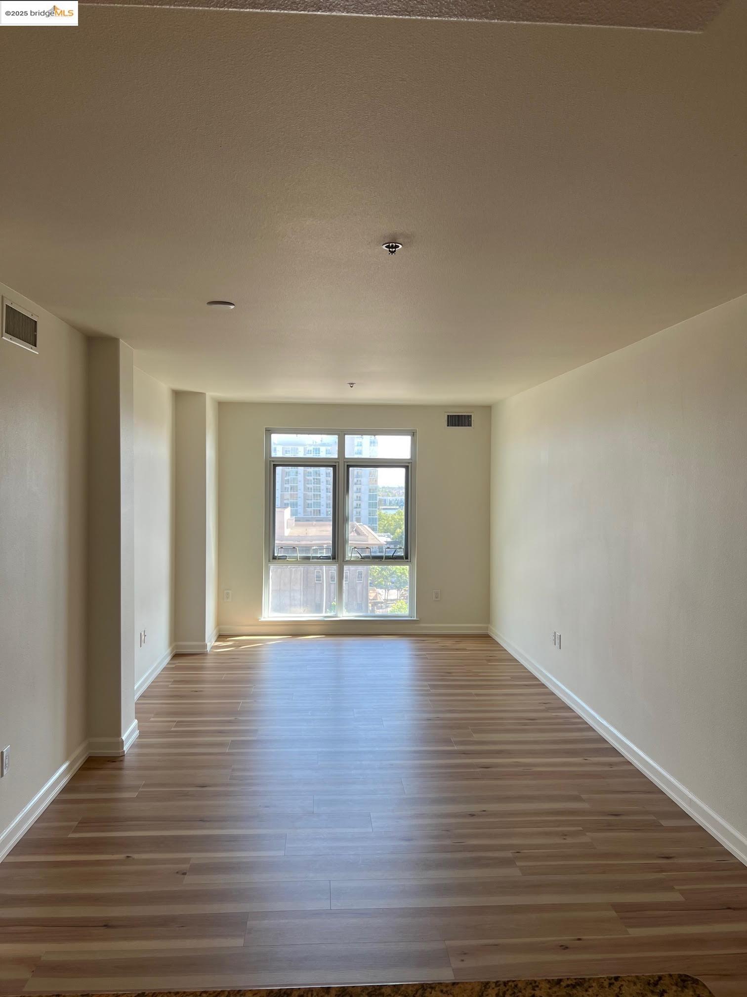 423 7Th St # 607, Oakland, California 94607, 1 Bedroom Bedrooms, 4 Rooms Rooms,1 BathroomBathrooms,Residential,For Sale,423 7Th St # 607,41099677