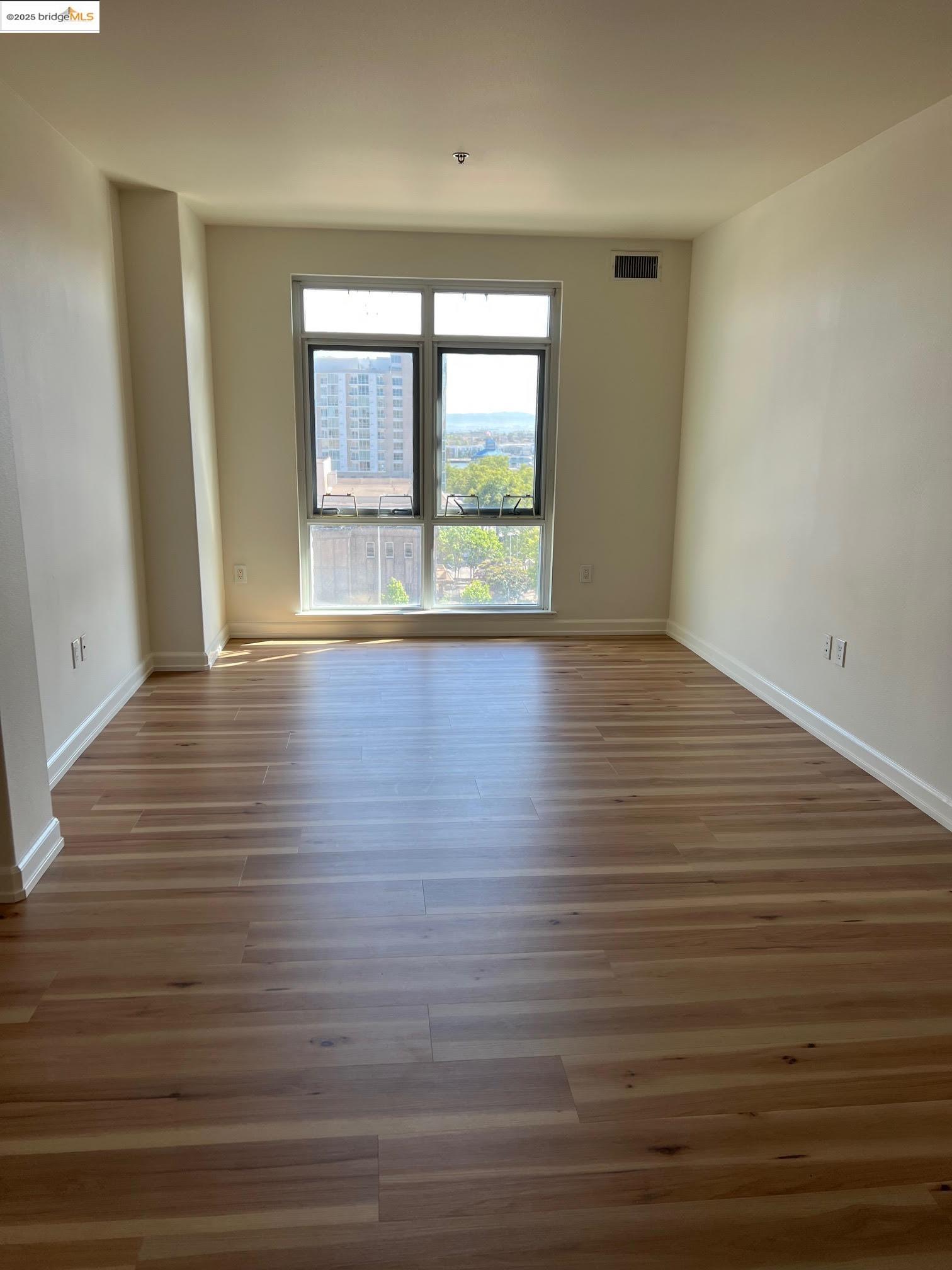 423 7Th St # 607, Oakland, California 94607, 1 Bedroom Bedrooms, 4 Rooms Rooms,1 BathroomBathrooms,Residential,For Sale,423 7Th St # 607,41099677