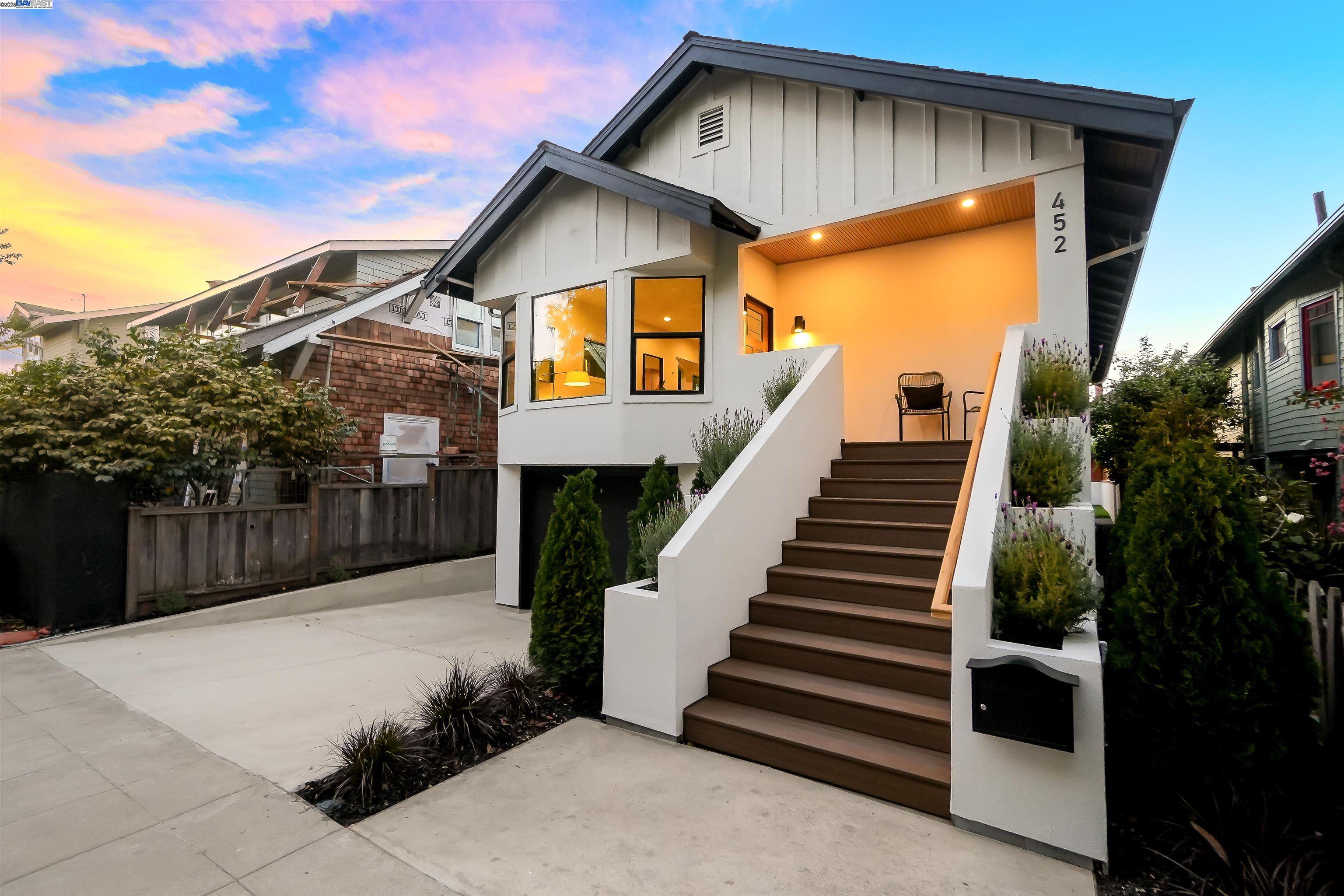 Detail Gallery Image 3 of 60 For 452 59th St, Oakland,  CA 94609 - 4 Beds | 3 Baths