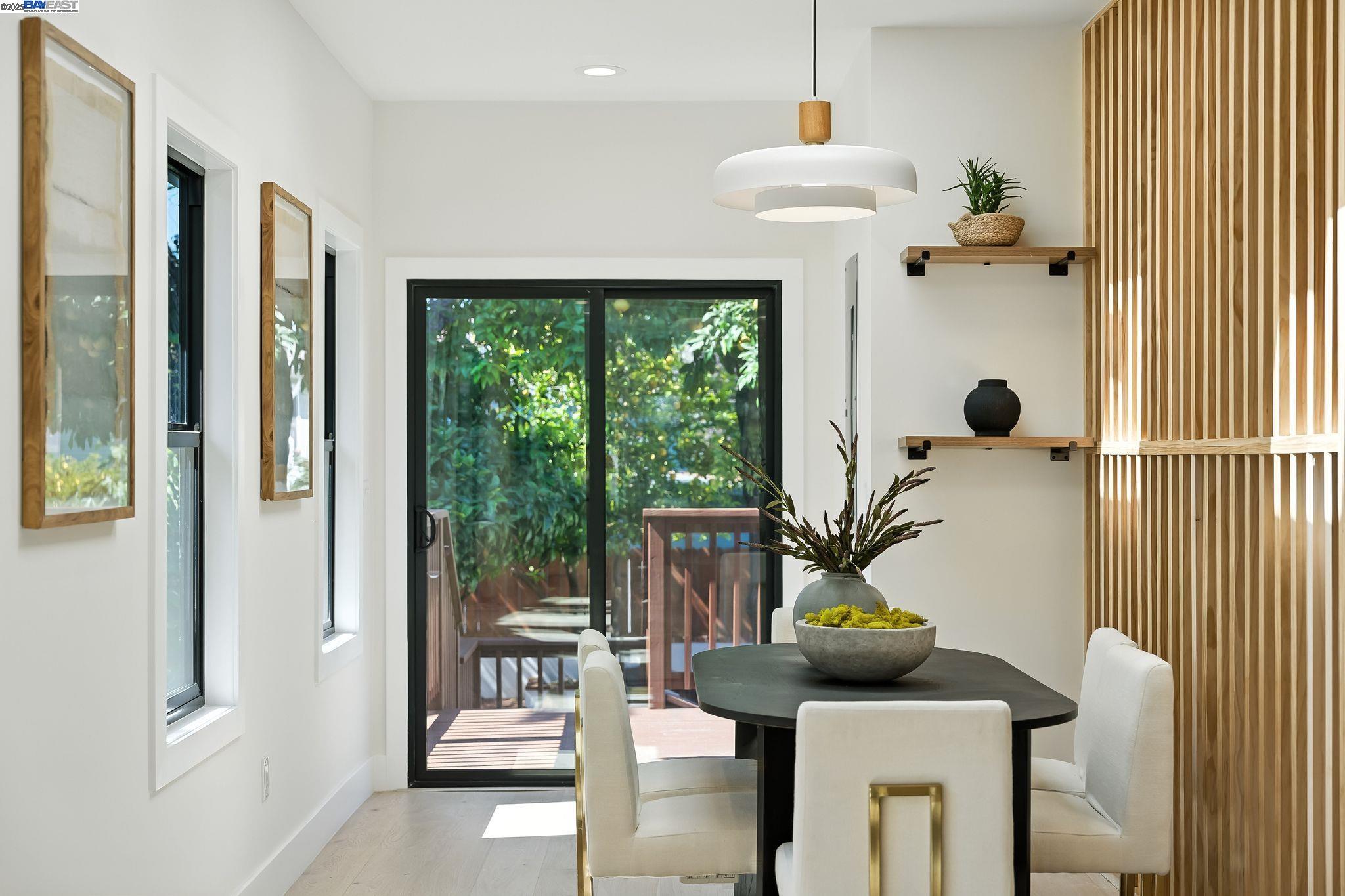 Detail Gallery Image 21 of 60 For 452 59th St, Oakland,  CA 94609 - 4 Beds | 3 Baths