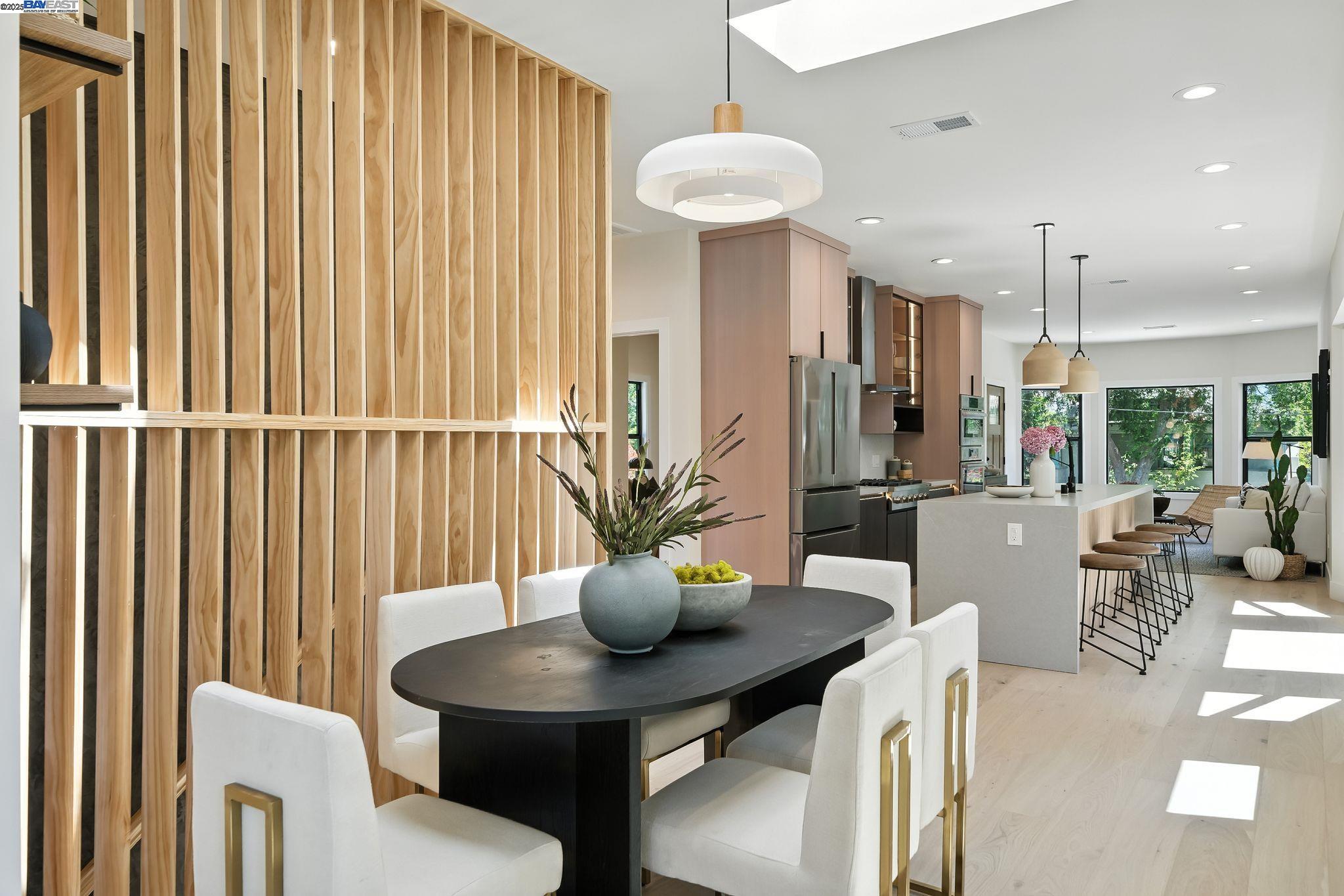 Detail Gallery Image 22 of 60 For 452 59th St, Oakland,  CA 94609 - 4 Beds | 3 Baths