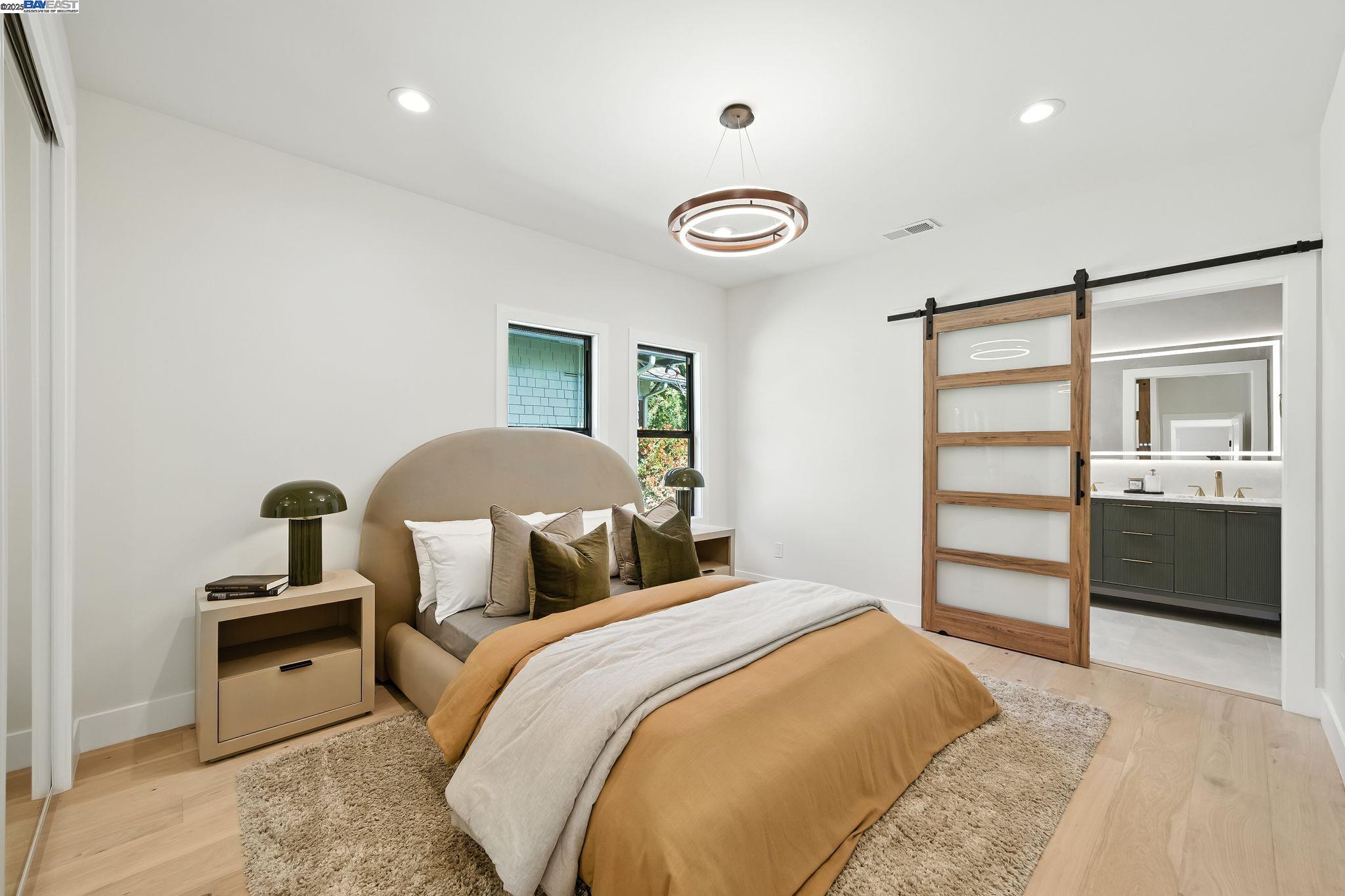 Detail Gallery Image 27 of 60 For 452 59th St, Oakland,  CA 94609 - 4 Beds | 3 Baths