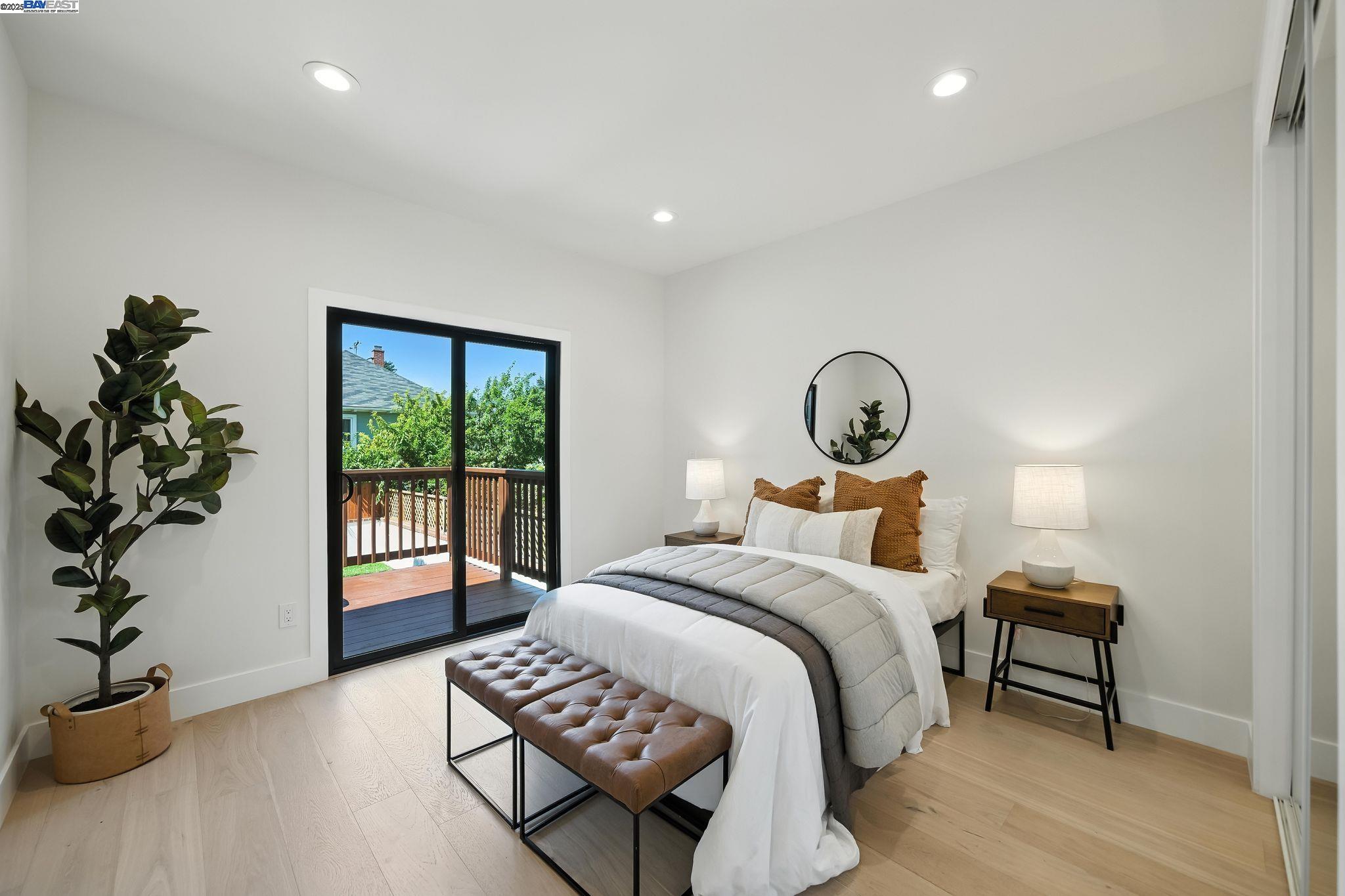 Detail Gallery Image 32 of 60 For 452 59th St, Oakland,  CA 94609 - 4 Beds | 3 Baths