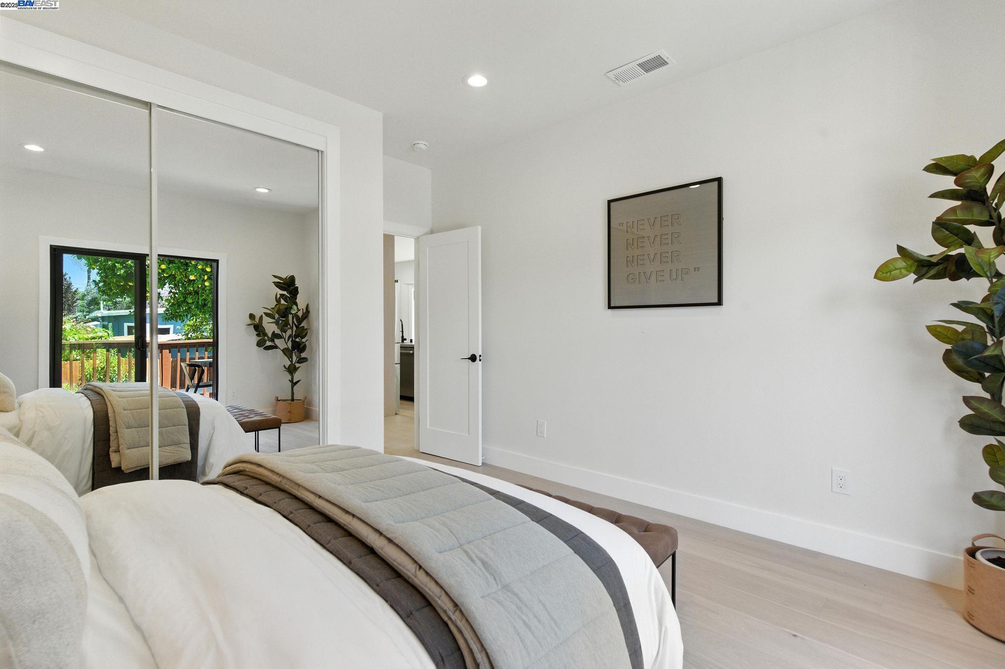 Detail Gallery Image 33 of 60 For 452 59th St, Oakland,  CA 94609 - 4 Beds | 3 Baths