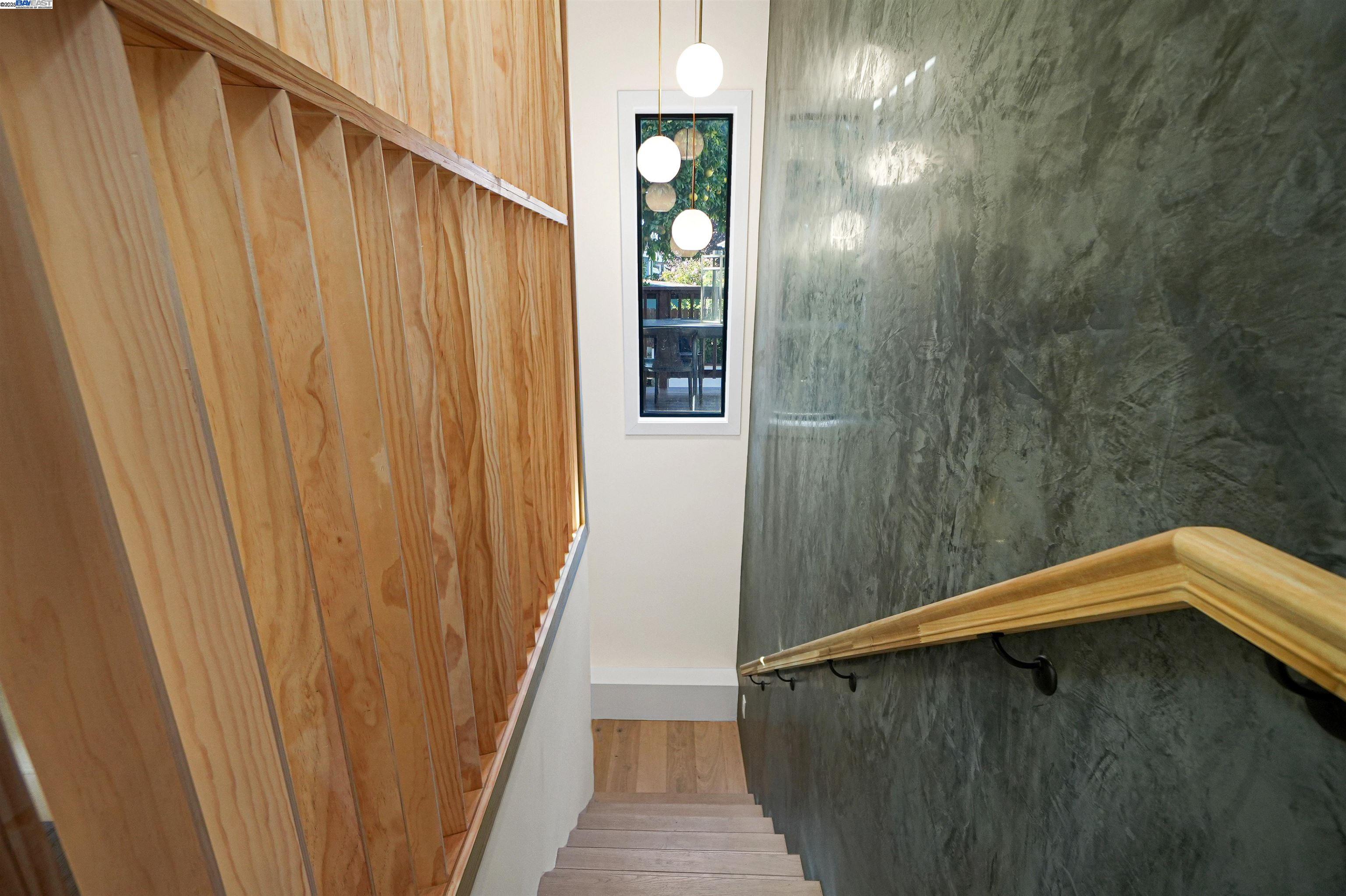 Detail Gallery Image 36 of 60 For 452 59th St, Oakland,  CA 94609 - 4 Beds | 3 Baths
