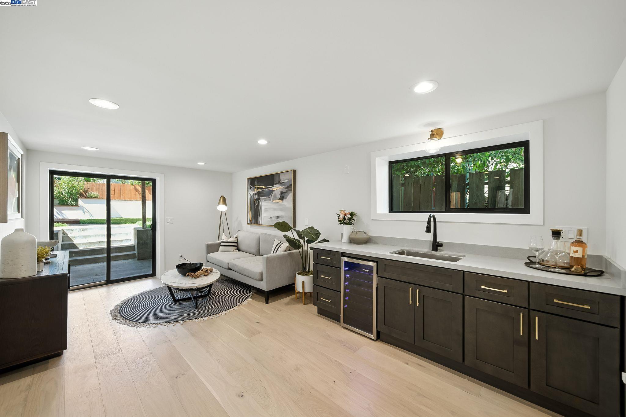 Detail Gallery Image 43 of 60 For 452 59th St, Oakland,  CA 94609 - 4 Beds | 3 Baths