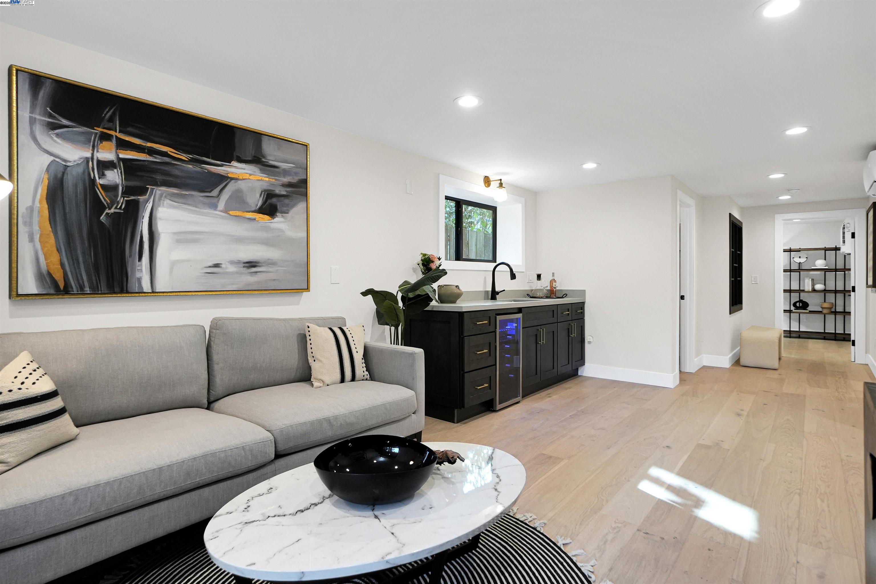 Detail Gallery Image 45 of 60 For 452 59th St, Oakland,  CA 94609 - 4 Beds | 3 Baths