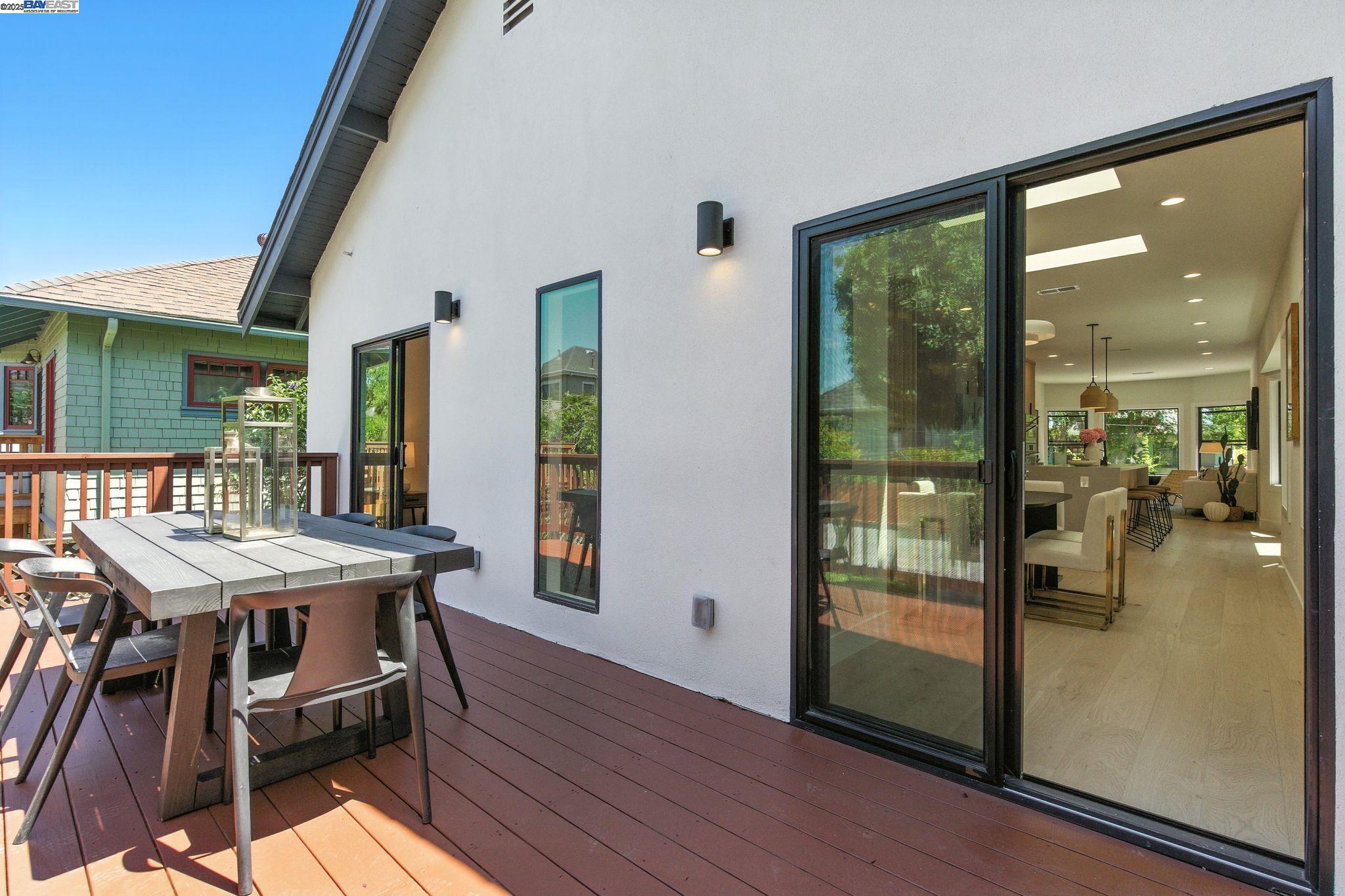 Detail Gallery Image 52 of 60 For 452 59th St, Oakland,  CA 94609 - 4 Beds | 3 Baths