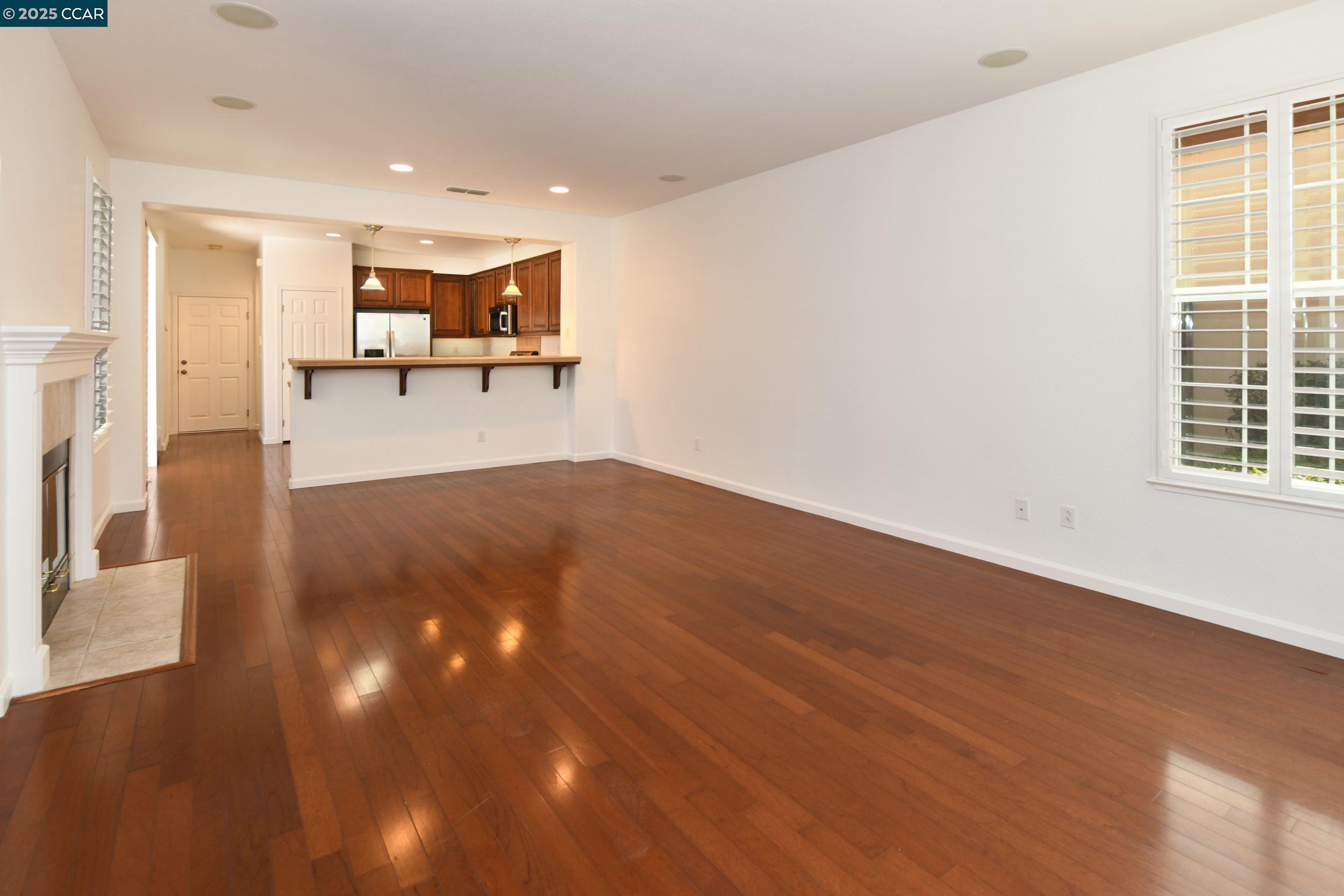 Detail Gallery Image 3 of 30 For 90 W Amistad Ln, Mountain House,  CA 95391 - 3 Beds | 2/1 Baths