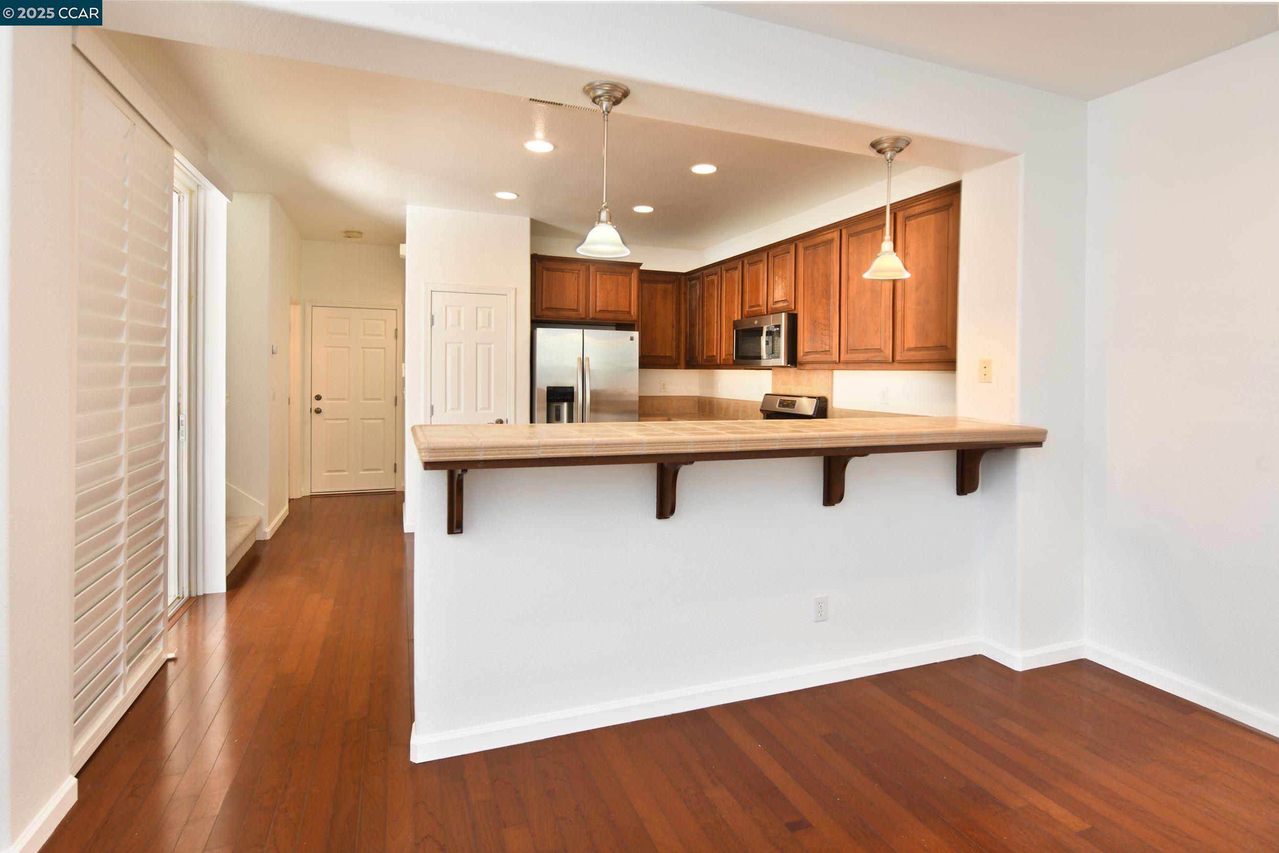 Detail Gallery Image 5 of 30 For 90 W Amistad Ln, Mountain House,  CA 95391 - 3 Beds | 2/1 Baths