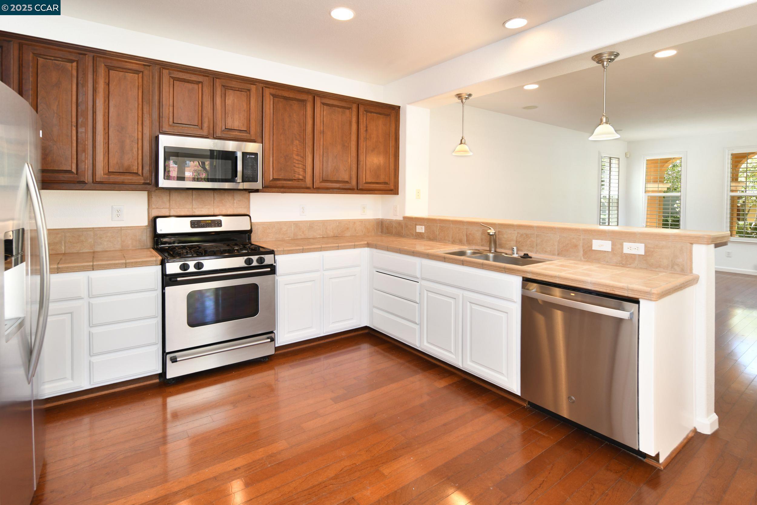 Detail Gallery Image 7 of 30 For 90 W Amistad Ln, Mountain House,  CA 95391 - 3 Beds | 2/1 Baths