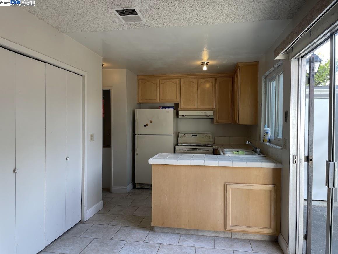 Detail Gallery Image 7 of 17 For 240 Irazu Ct, San Jose,  CA 95116 - 3 Beds | 1/1 Baths