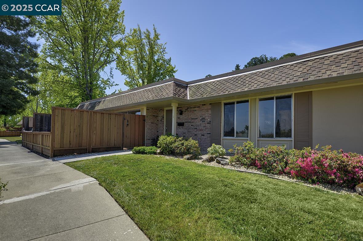 Detail Gallery Image 2 of 55 For 2101 Ptarmigan Dr #2,  Walnut Creek,  CA 94595-3507 - 3 Beds | 2 Baths