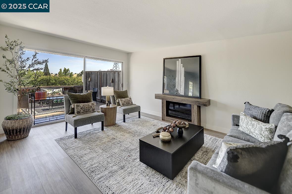 Detail Gallery Image 11 of 55 For 2101 Ptarmigan Dr #2,  Walnut Creek,  CA 94595-3507 - 3 Beds | 2 Baths