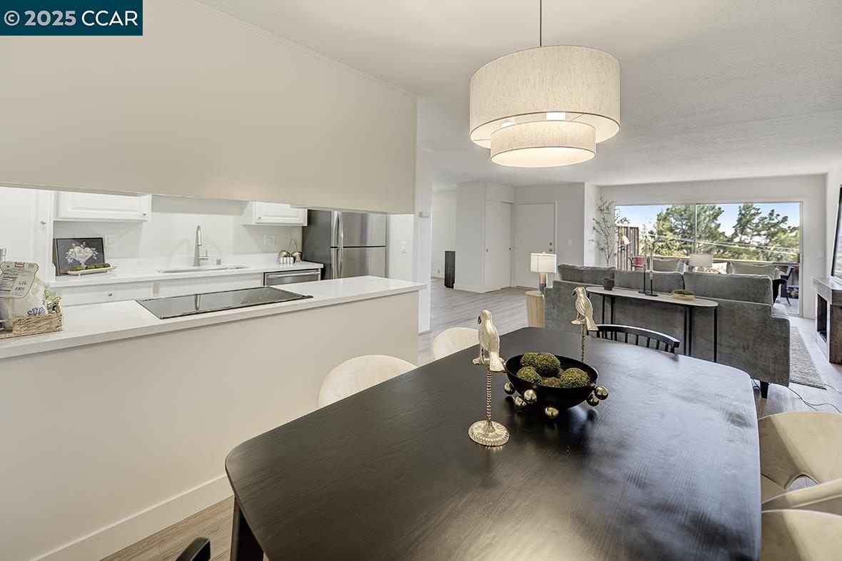 Detail Gallery Image 15 of 55 For 2101 Ptarmigan Dr #2,  Walnut Creek,  CA 94595-3507 - 3 Beds | 2 Baths