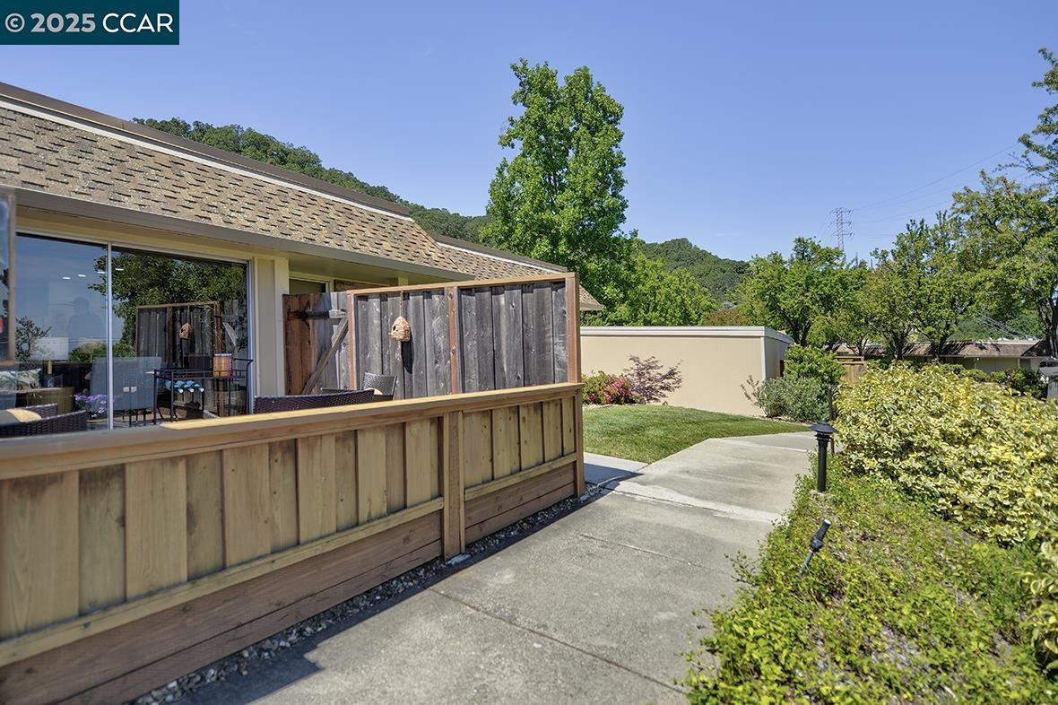 Detail Gallery Image 39 of 55 For 2101 Ptarmigan Dr #2,  Walnut Creek,  CA 94595-3507 - 3 Beds | 2 Baths