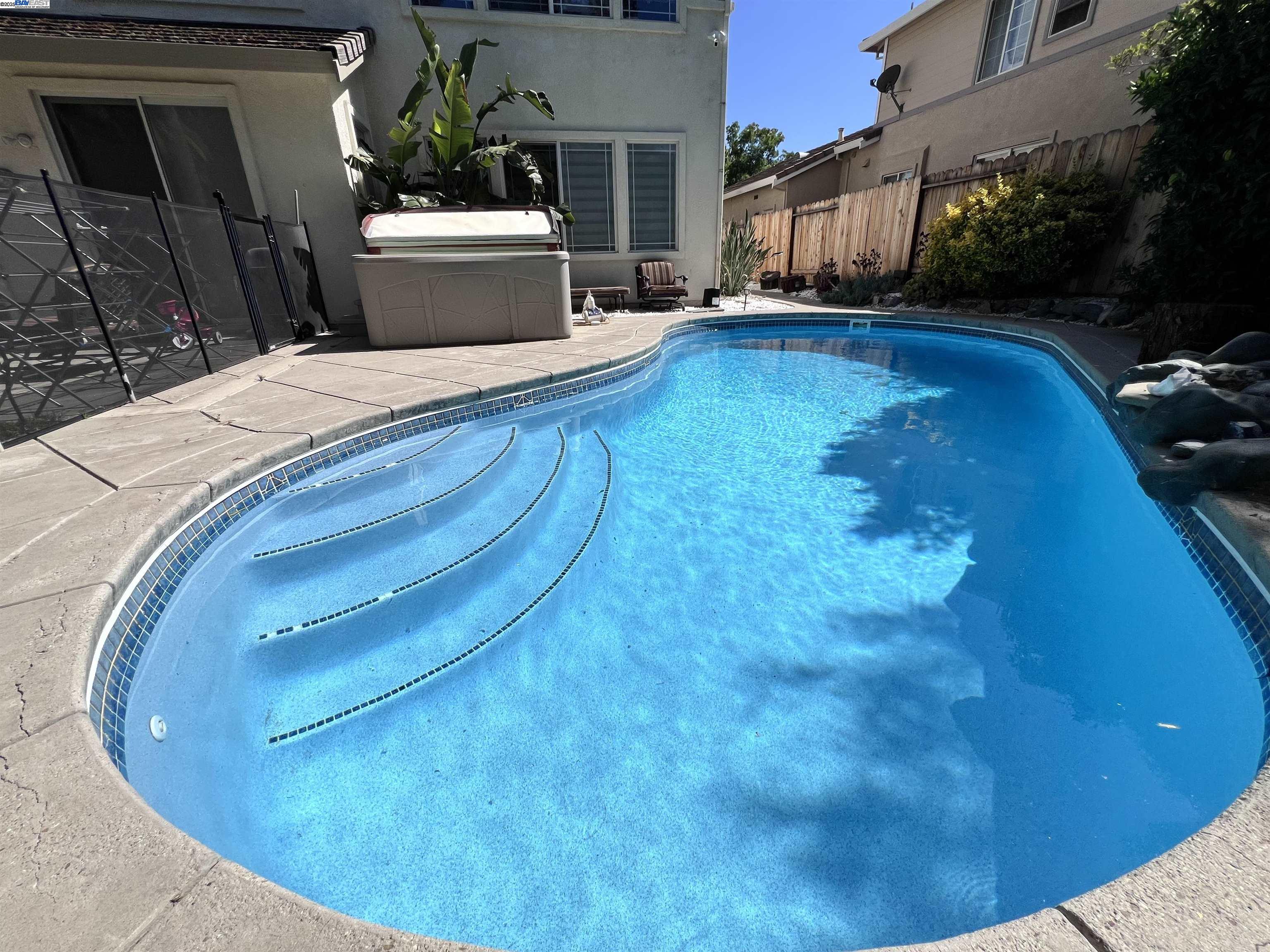 Detail Gallery Image 2 of 24 For 1089 Somersby Way, Brentwood,  CA 94513 - 4 Beds | 2/1 Baths