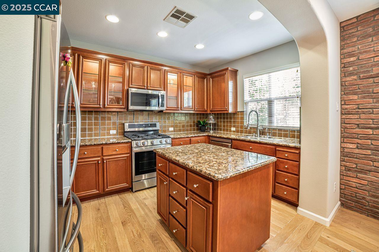 Photo #11: 41099711 Listing: Photo #11