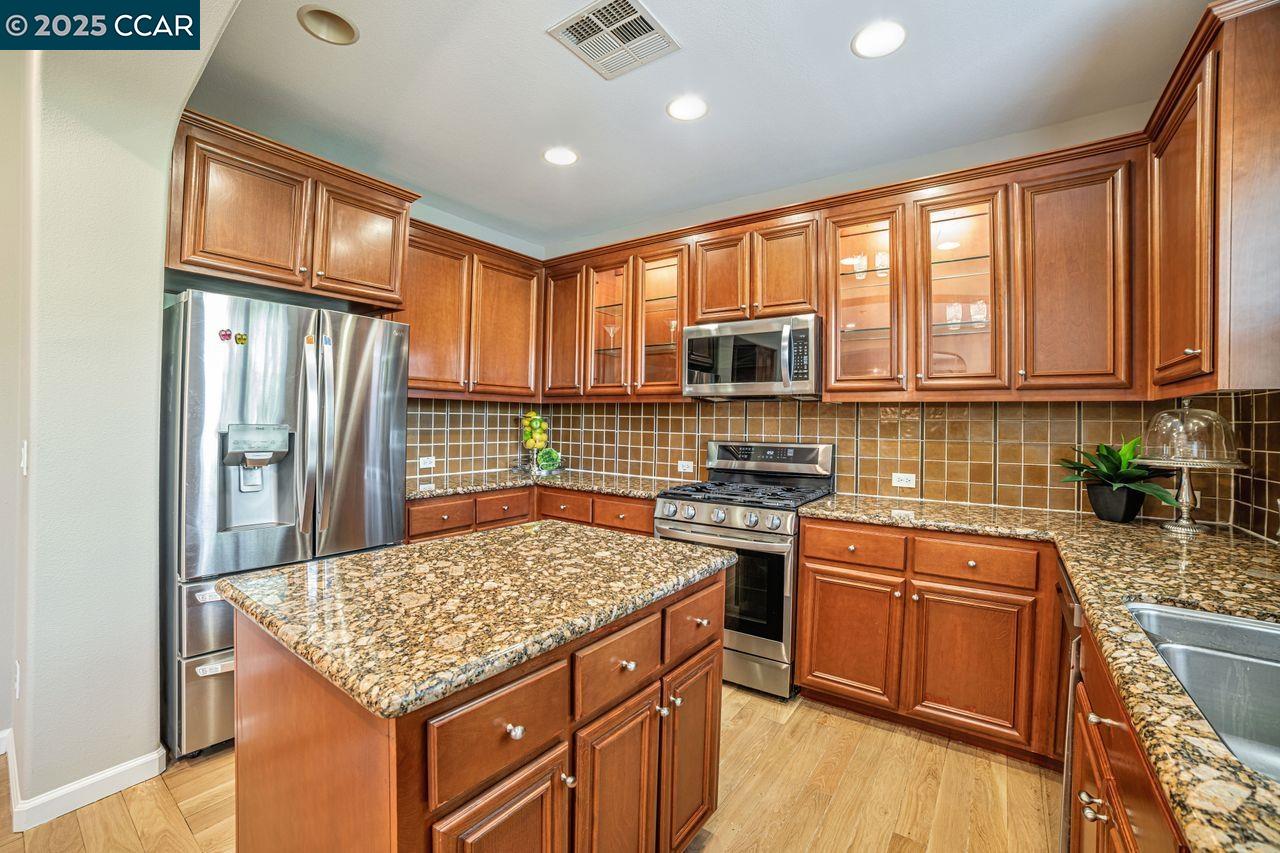 Photo #12: 41099711 Listing: Photo #12