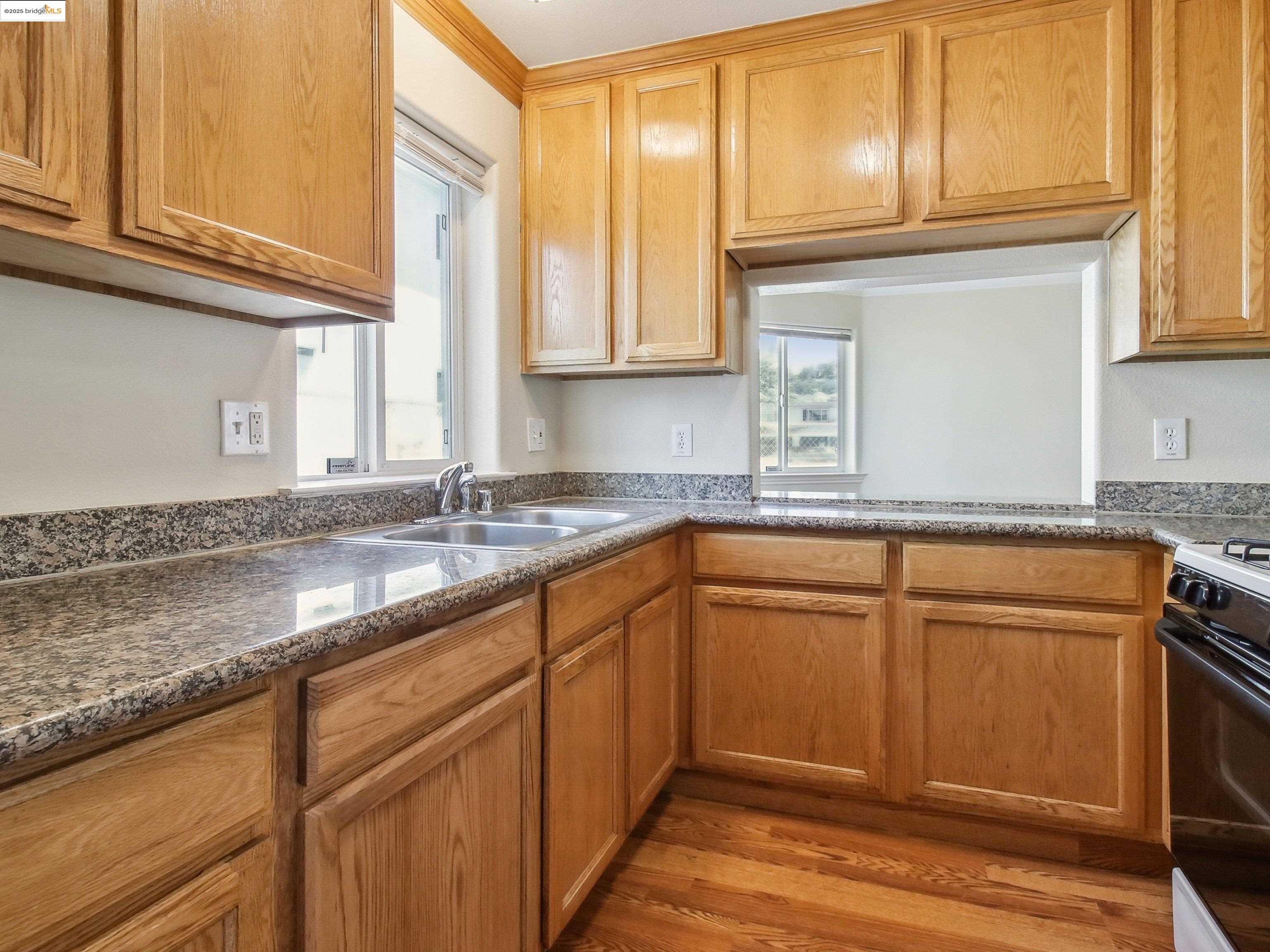 Photo #6: 41099714 Listing: Photo #6