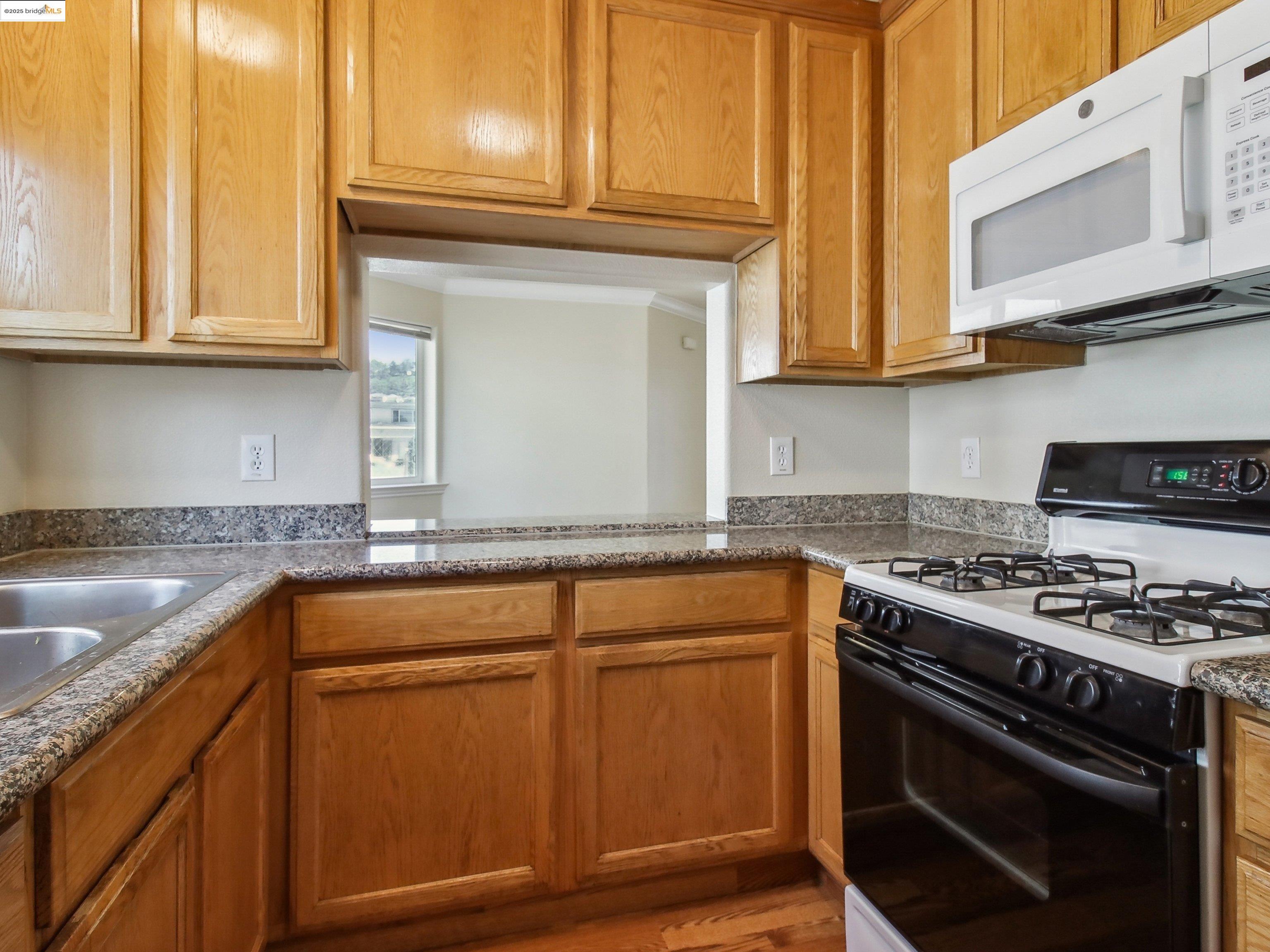 Photo #7: 41099714 Listing: Photo #7