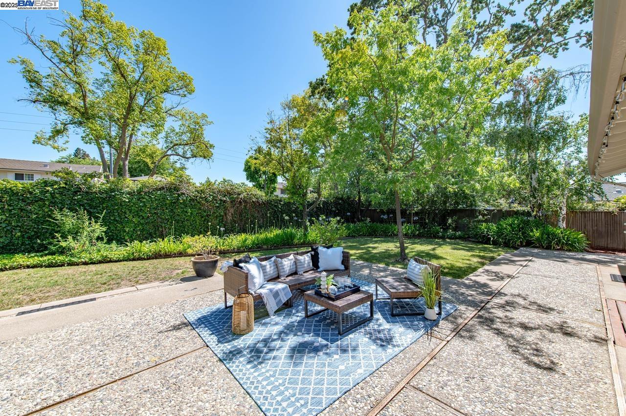 Detail Gallery Image 11 of 37 For 578 Escondido Cir, Livermore,  CA 94550 - 3 Beds | 2/1 Baths