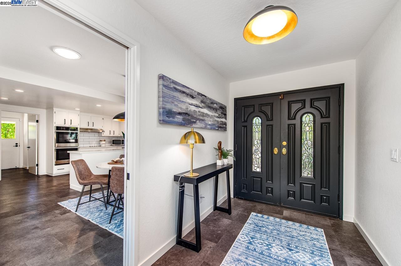 Detail Gallery Image 16 of 37 For 578 Escondido Cir, Livermore,  CA 94550 - 3 Beds | 2/1 Baths