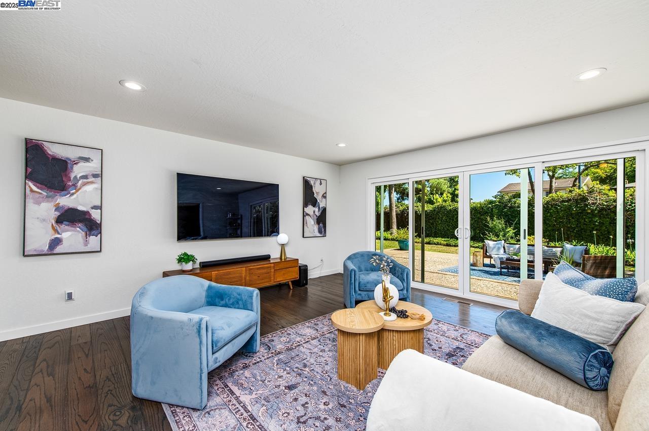 Detail Gallery Image 17 of 37 For 578 Escondido Cir, Livermore,  CA 94550 - 3 Beds | 2/1 Baths