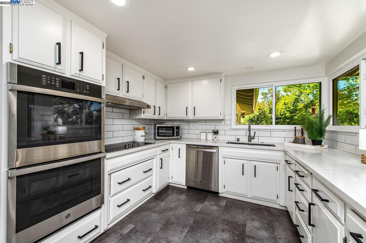 Detail Gallery Image 3 of 37 For 578 Escondido Cir, Livermore,  CA 94550 - 3 Beds | 2/1 Baths