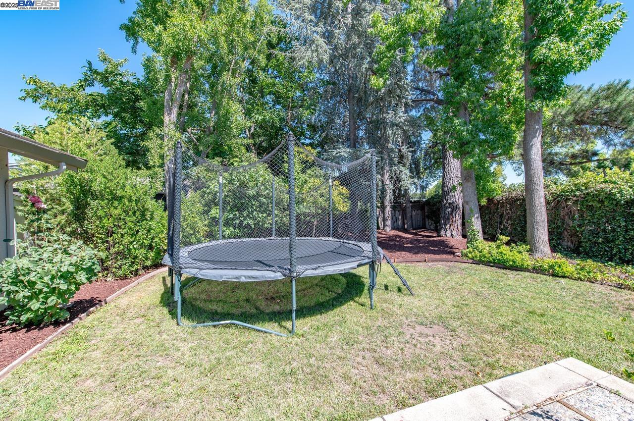 Detail Gallery Image 28 of 37 For 578 Escondido Cir, Livermore,  CA 94550 - 3 Beds | 2/1 Baths