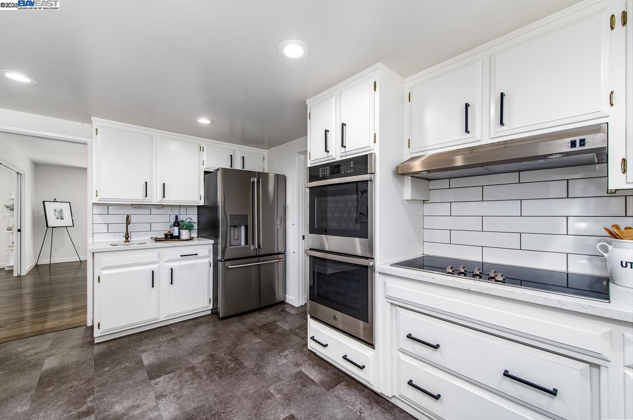 Detail Gallery Image 4 of 37 For 578 Escondido Cir, Livermore,  CA 94550 - 3 Beds | 2/1 Baths